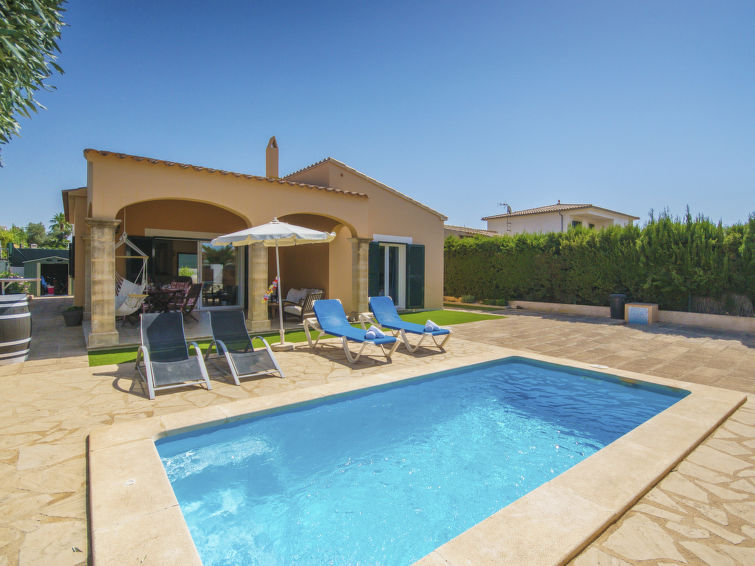 Search and Stay destination Campos, IB - Spain from AU$ 275. Frijoles