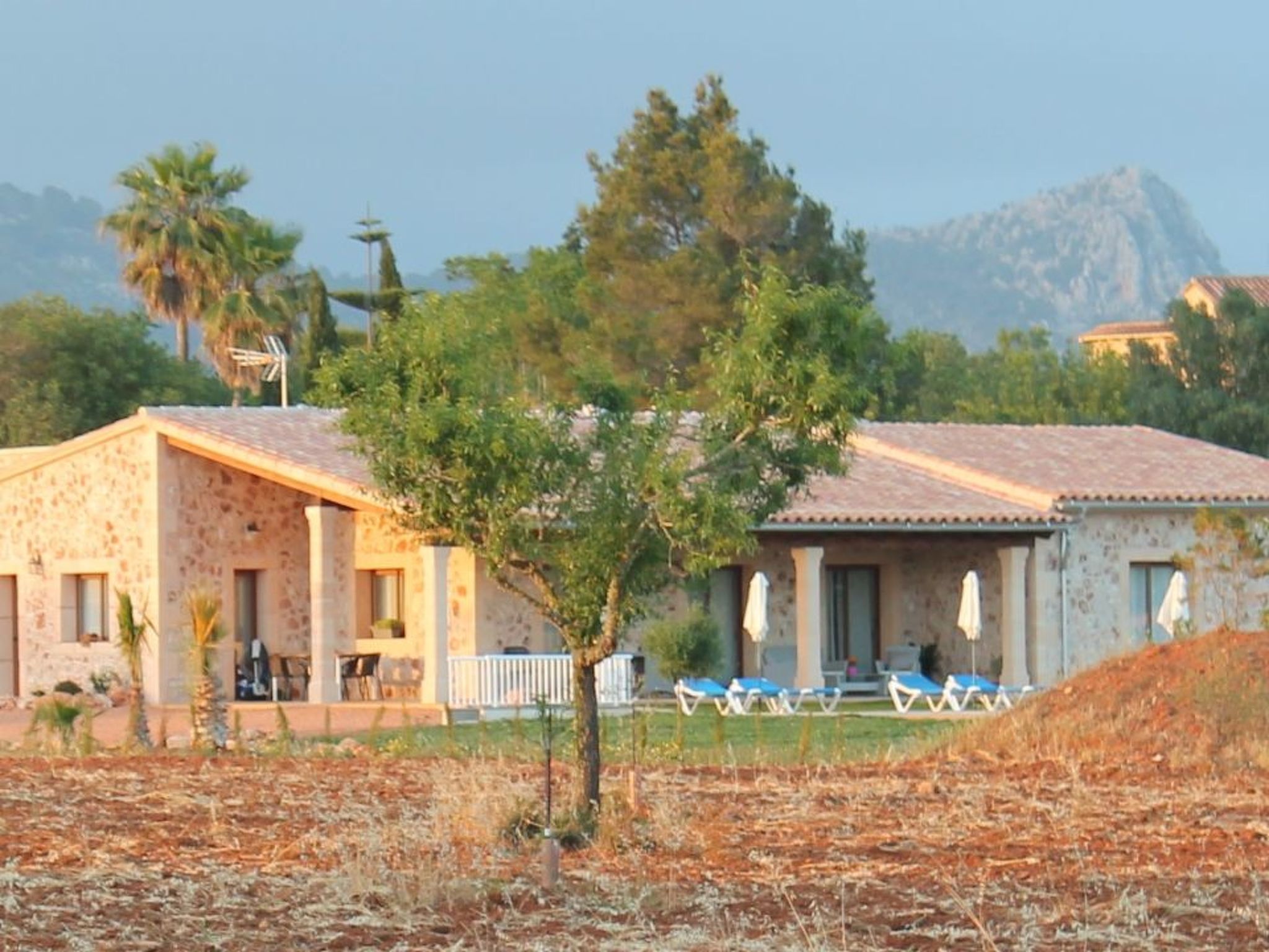 Son Pieres Nou-Binnen