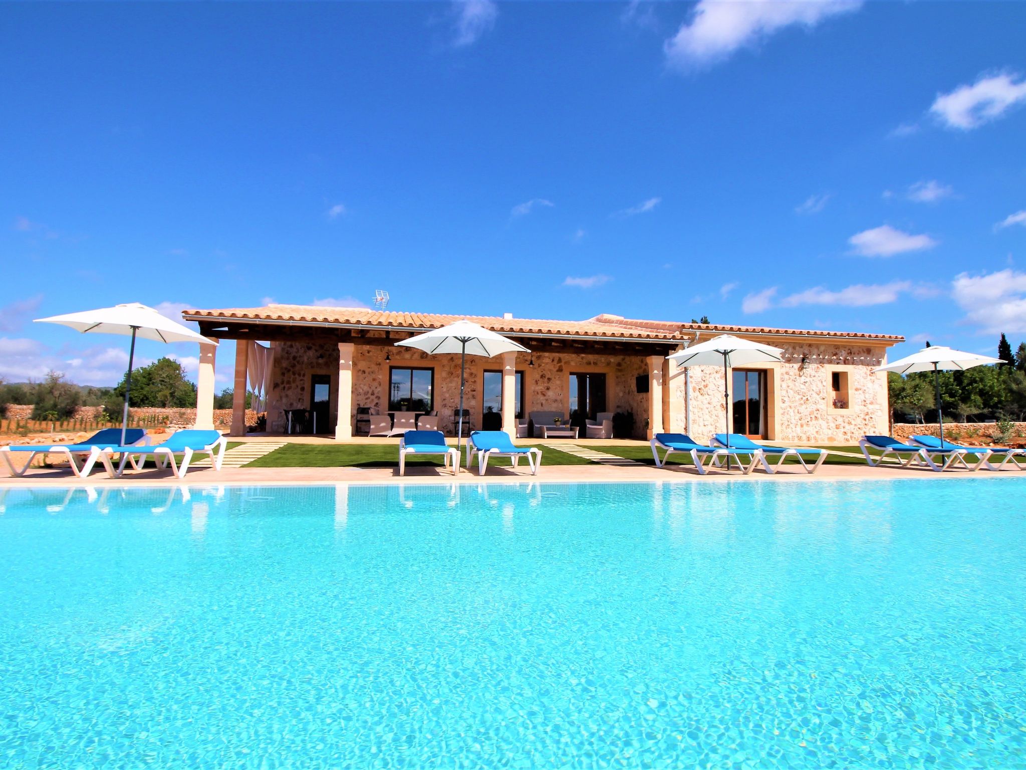 Son Pieres Nou-Binnen