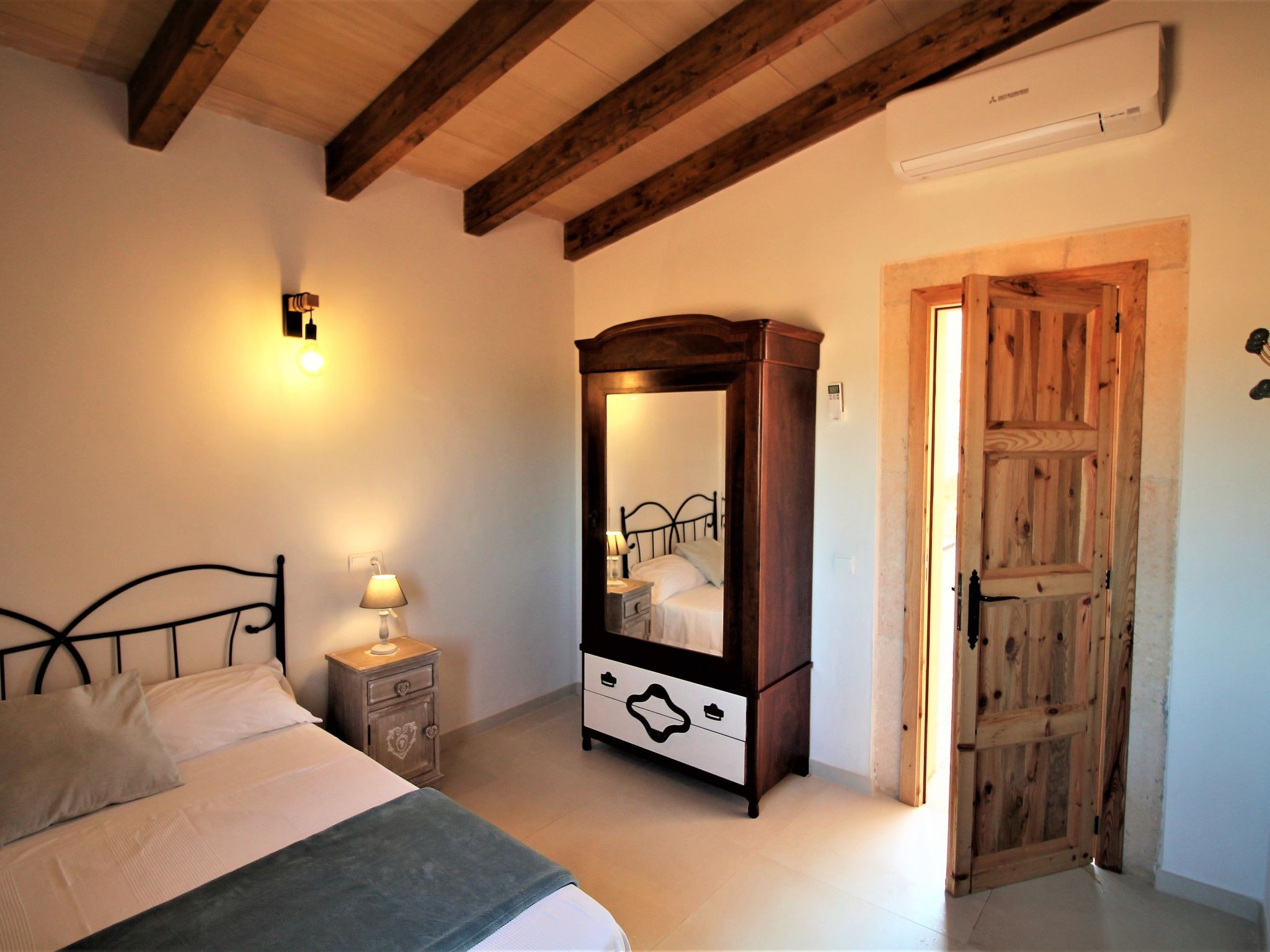 Son Pieres Nou-Binnen