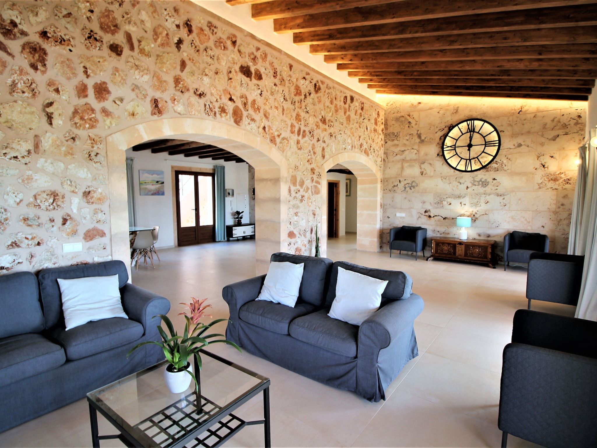 Son Pieres Nou-Binnen