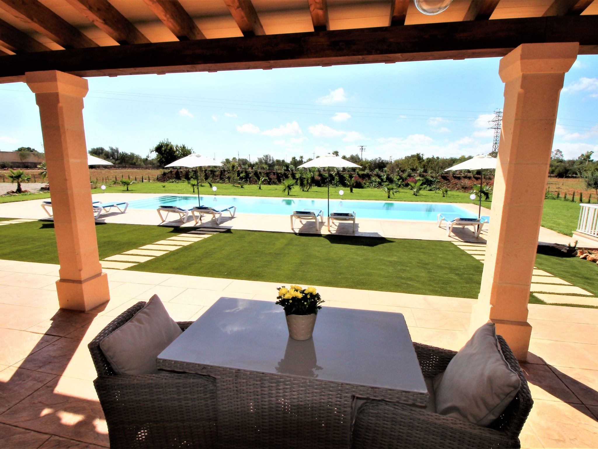 Son Pieres Nou-Binnen