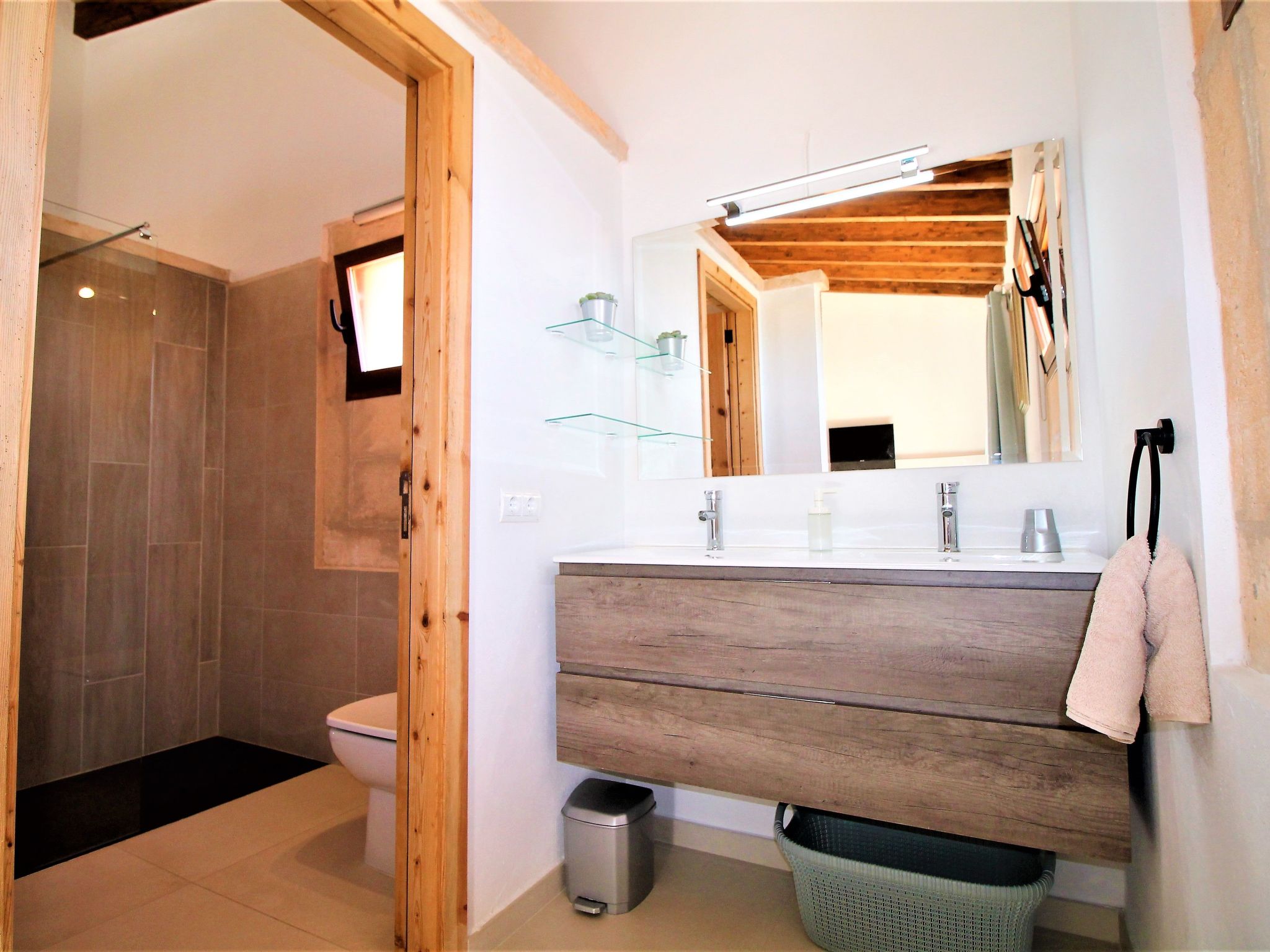 Son Pieres Nou-Binnen