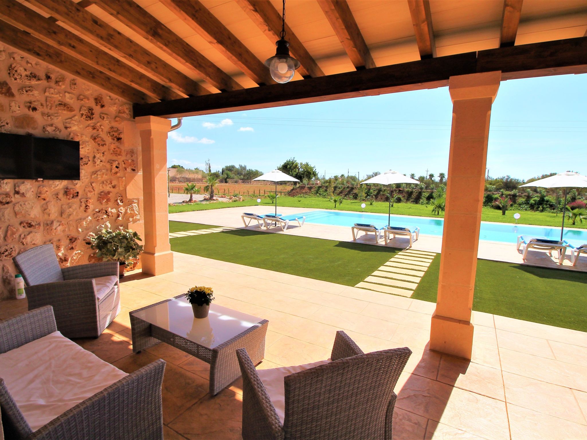 Son Pieres Nou-Binnen