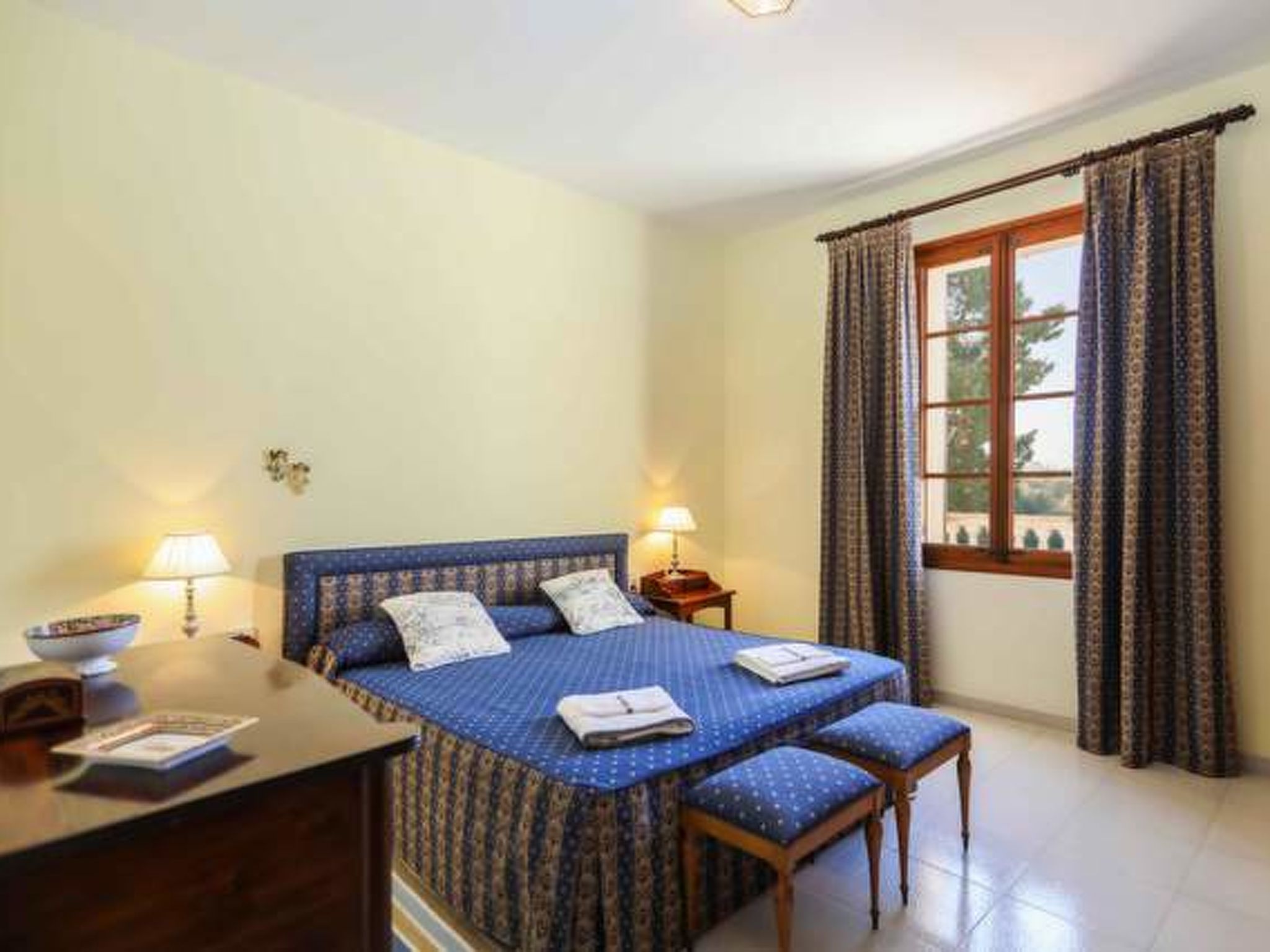 Granada - Inside