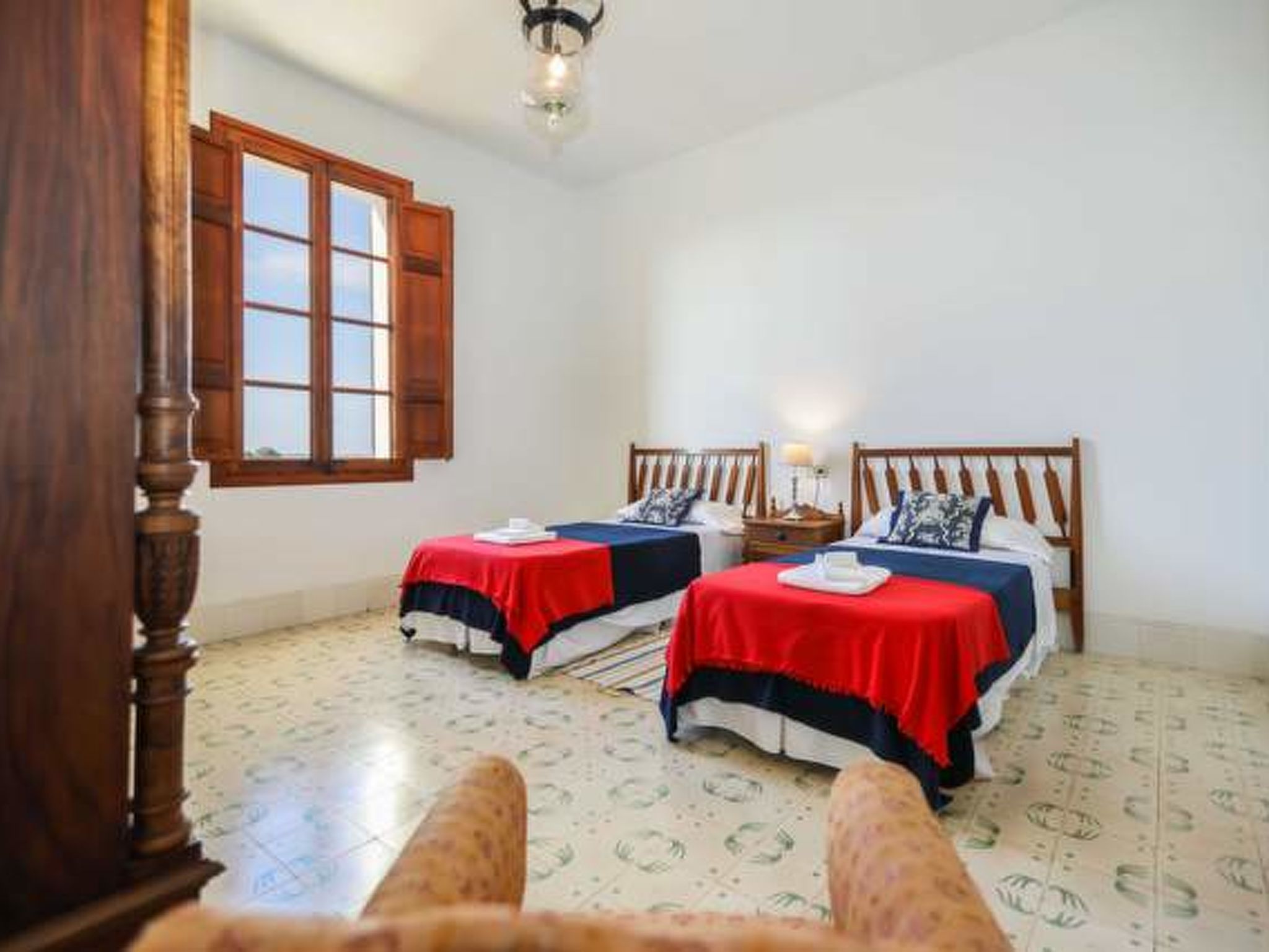 Granada - Inside