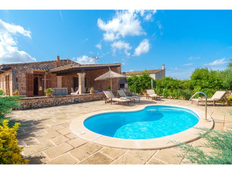 Search and Stay destination Illes Balears, IB - Spain from AU$ 370. Los Geranios