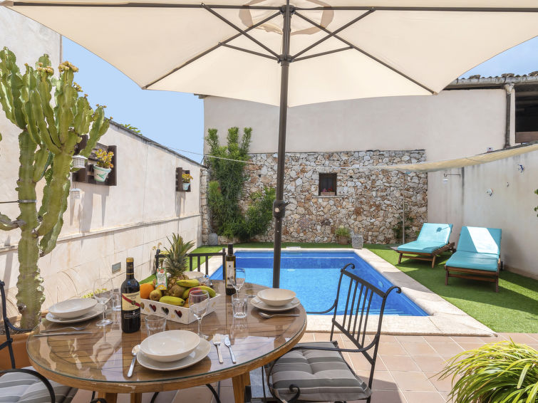 Search and Stay destination Porreres, IB - Spain from AU$ 212. Pueblo