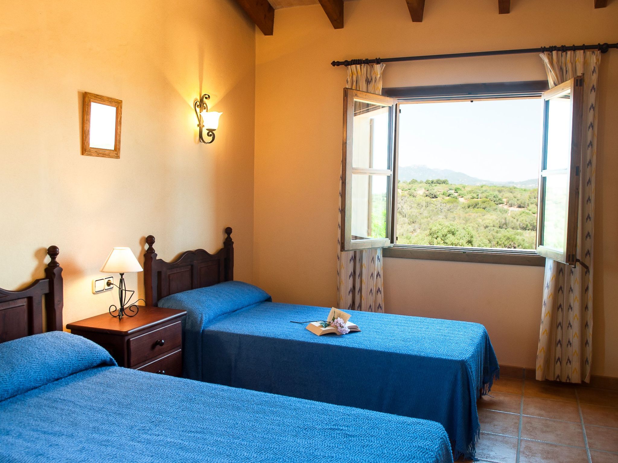 Ullastre-Image-tags.info