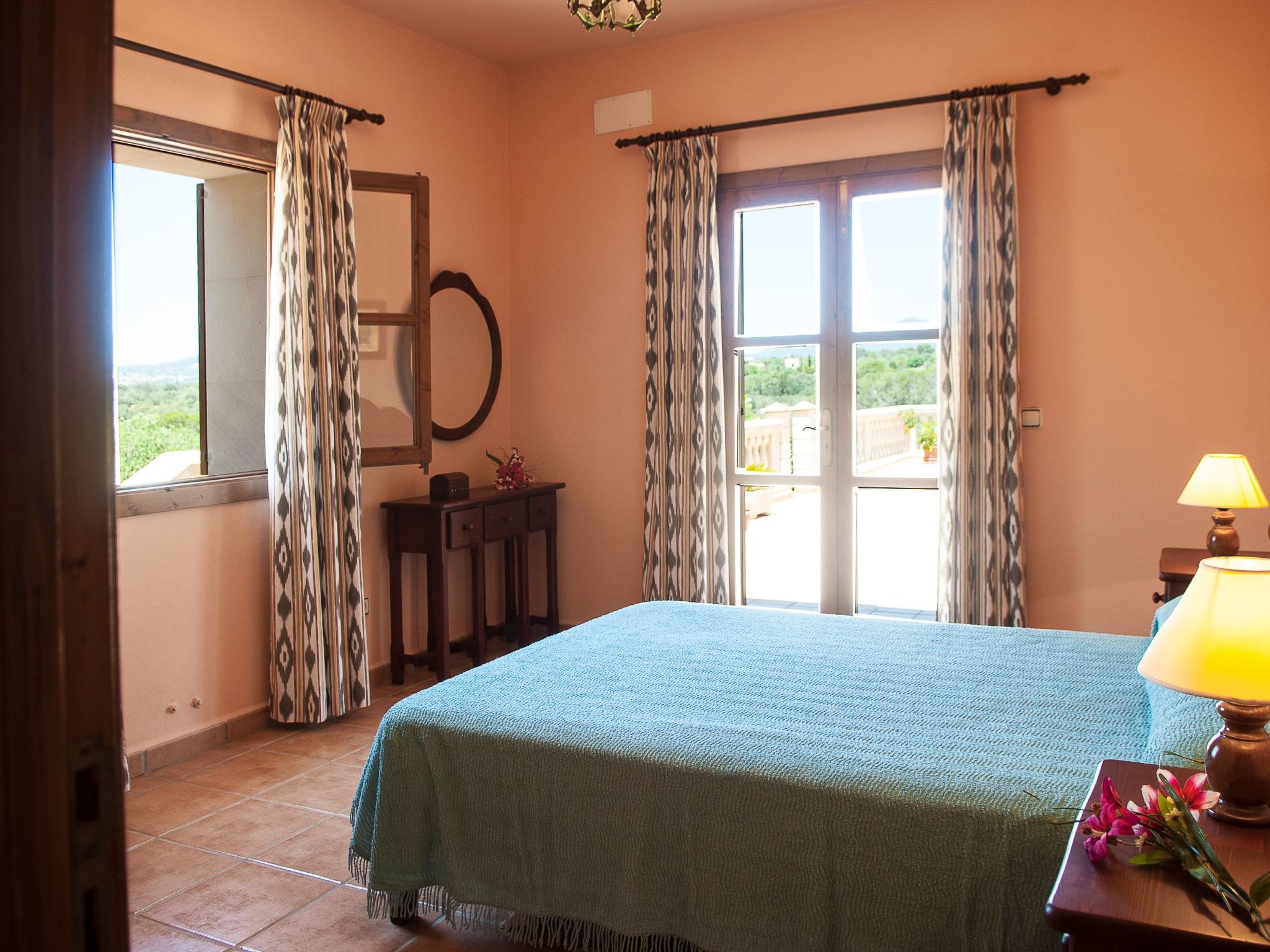 Ullastre-Image-tags.info