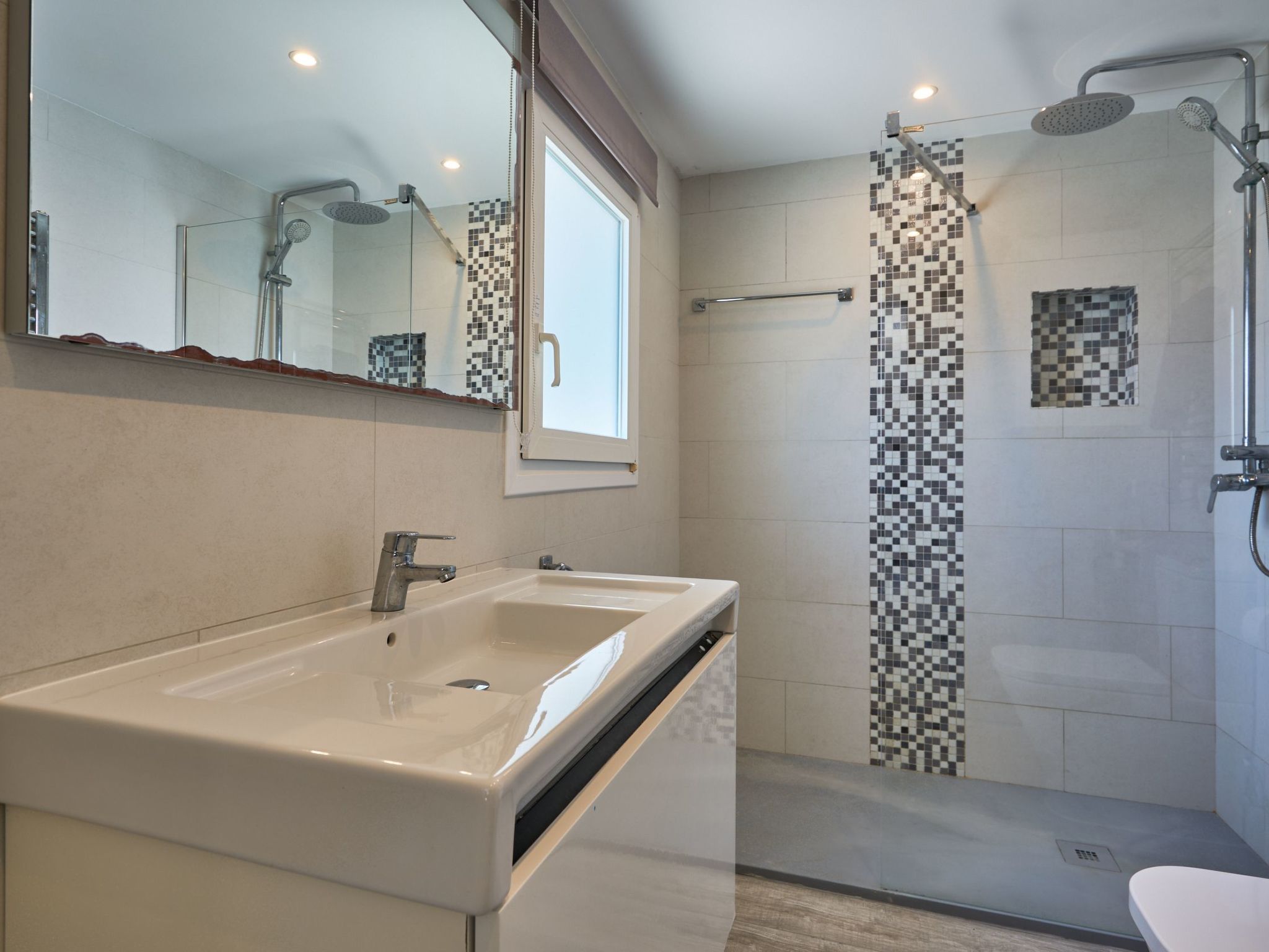 Guadi-Image-tags.info