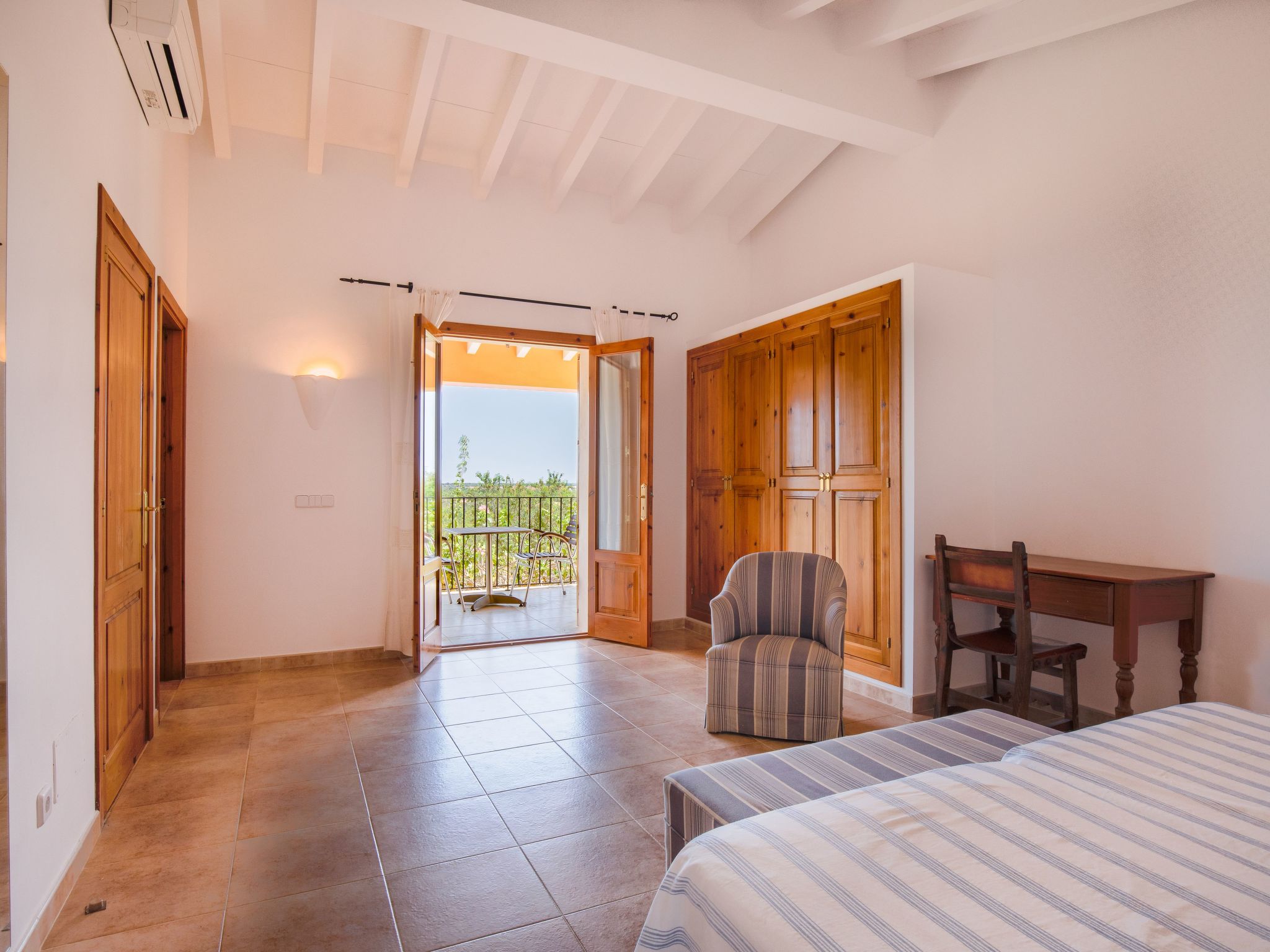 Parra-Image-tags.info