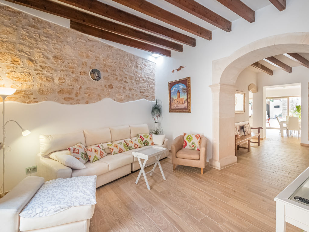 Cordella — Living Room