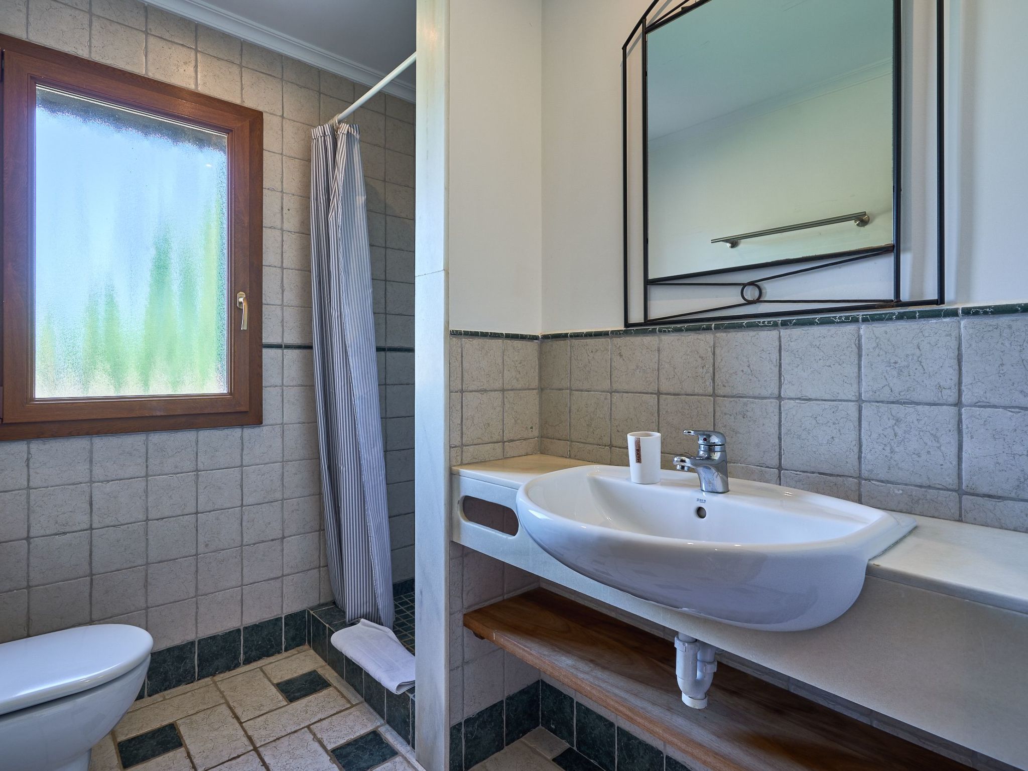 Miralu-Image-tags.info