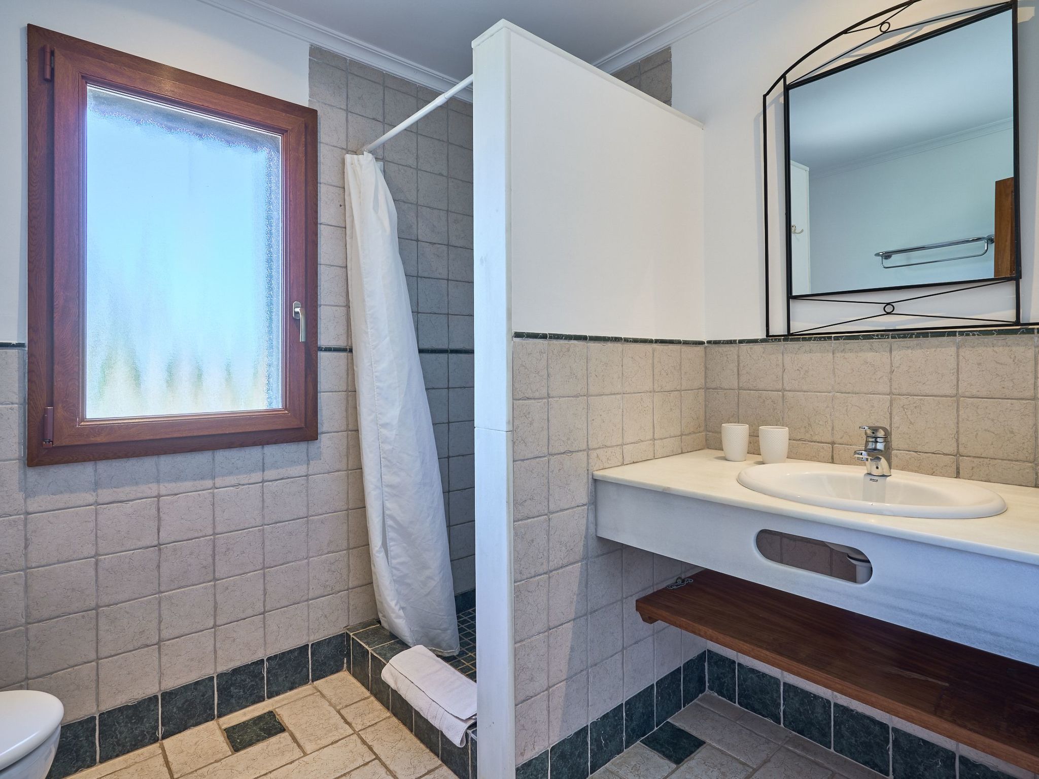 Miralu-Image-tags.info