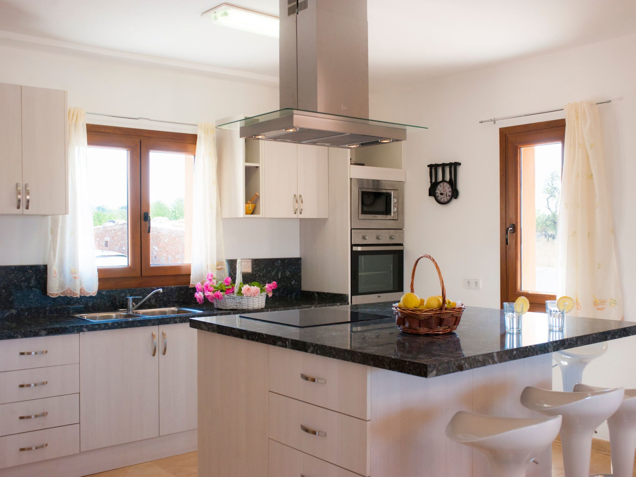 Xorca-Image-tags.info