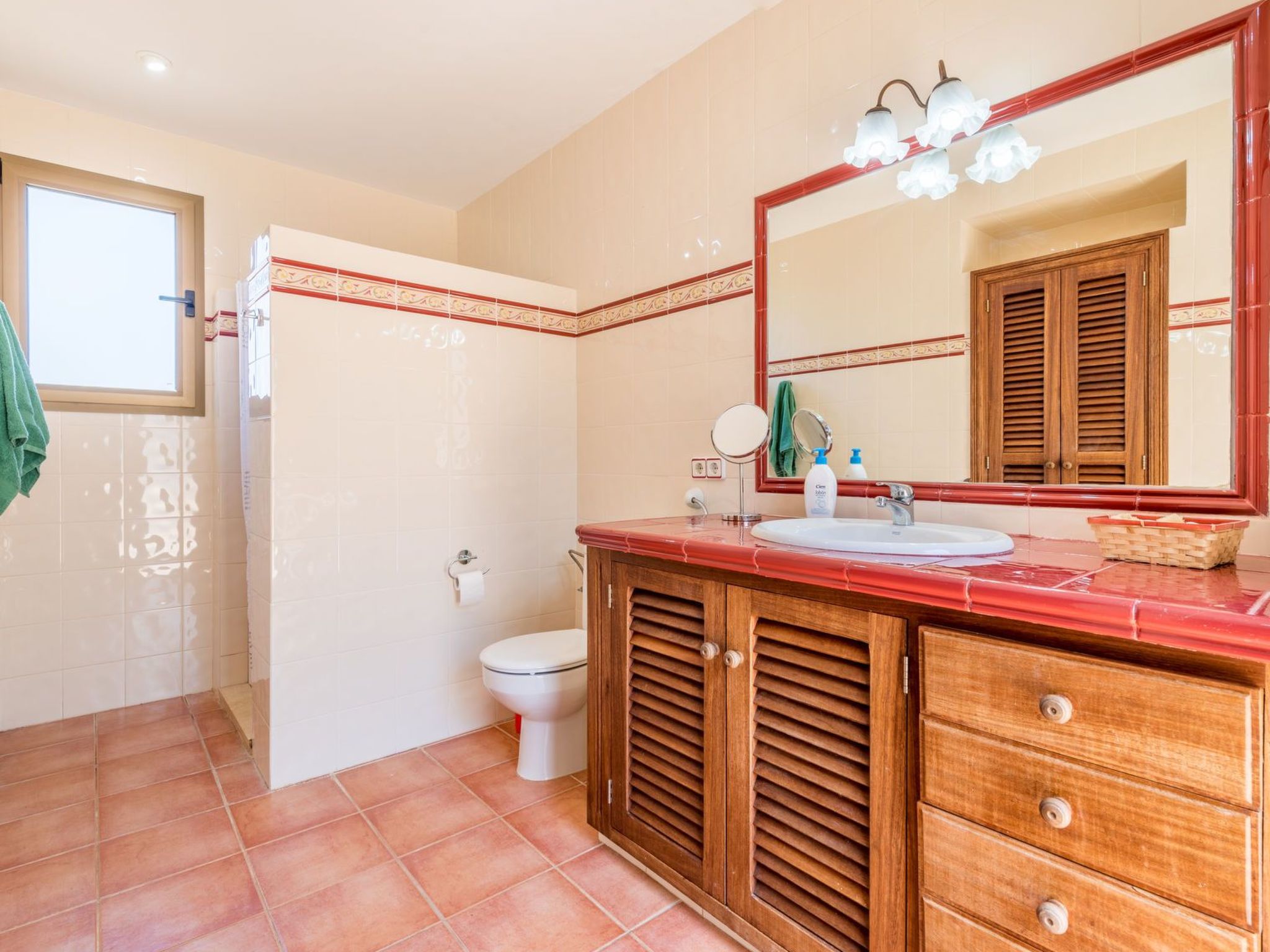 Idyllische Finca mit Garten und Pool-Dedans