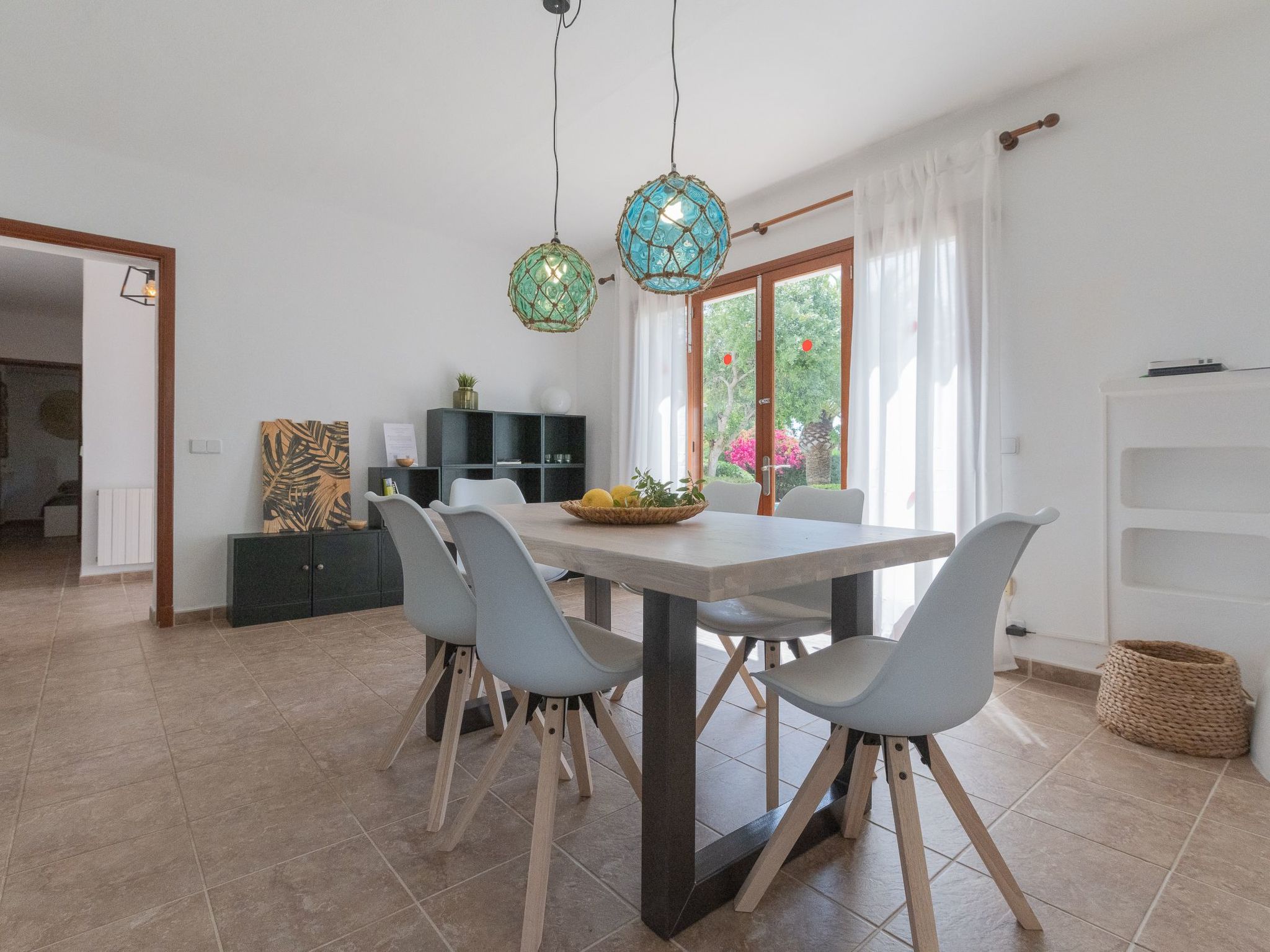 Dora-Image-tags.info