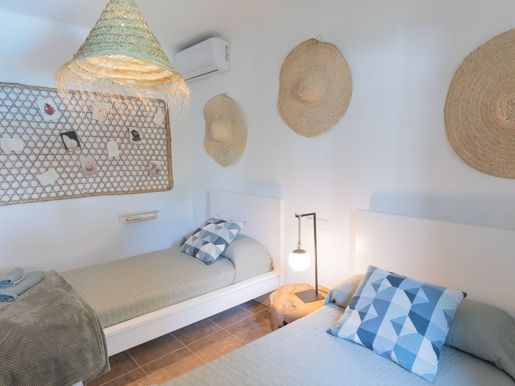 Dora-Image-tags.info