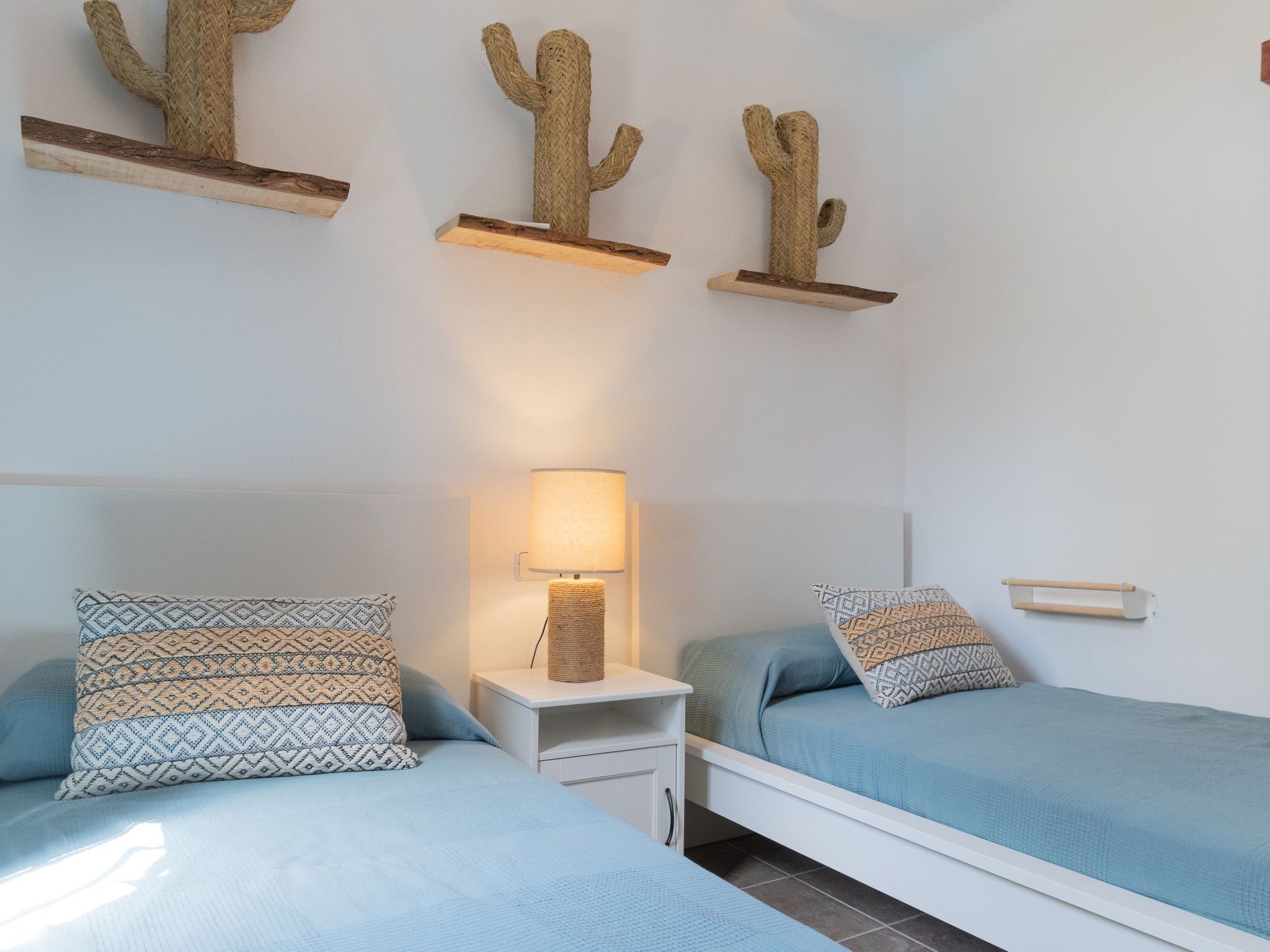 Dora-Image-tags.info