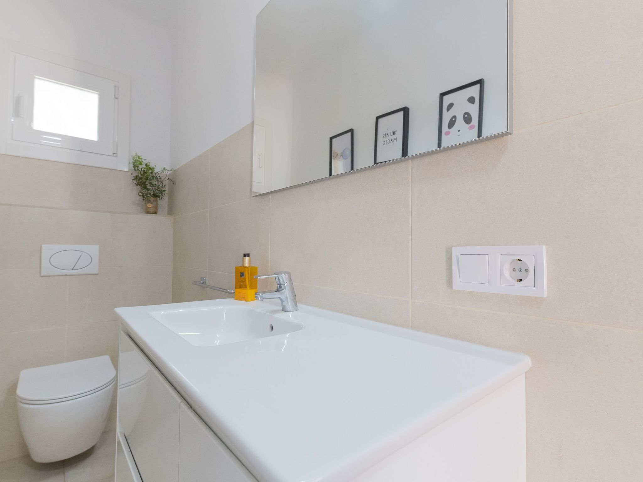 Dora-Image-tags.info