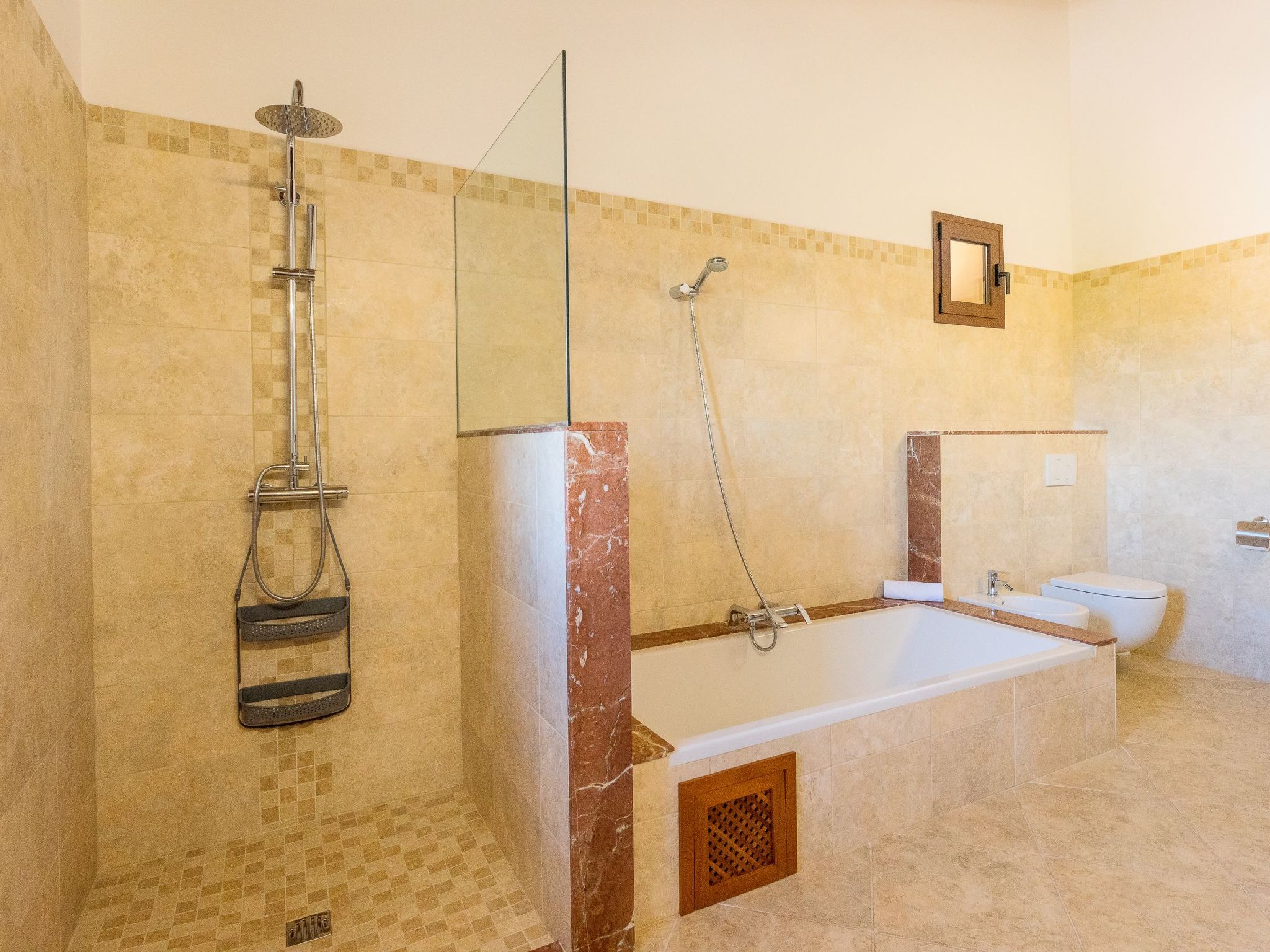 Bassa-Image-tags.info