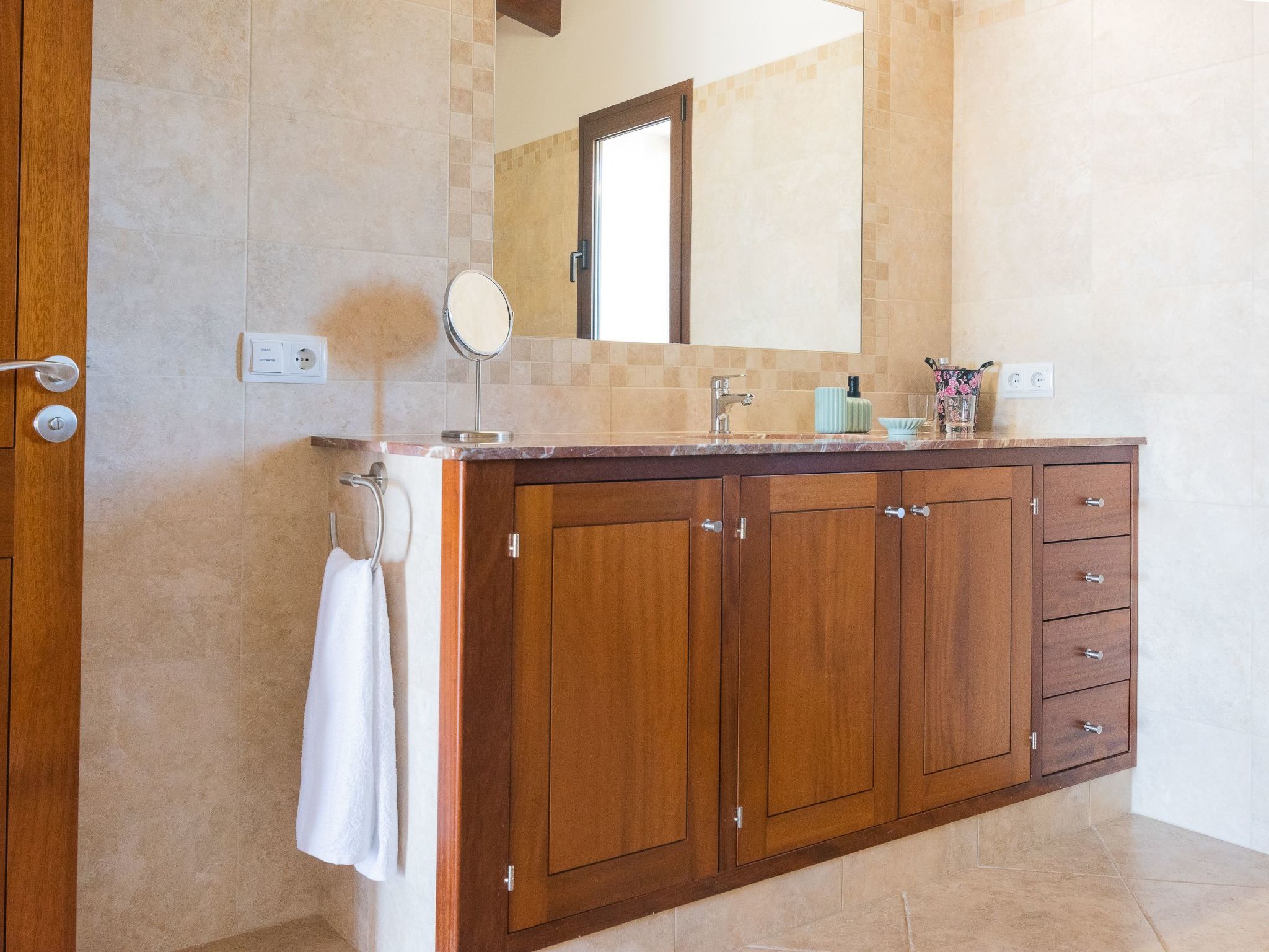 Bassa-Image-tags.info