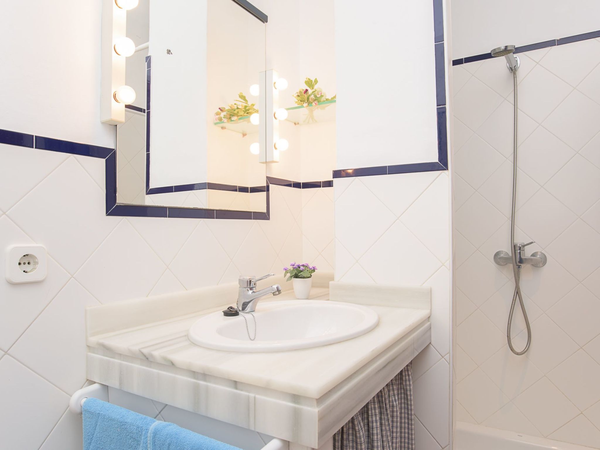 Marcial-Image-tags.info