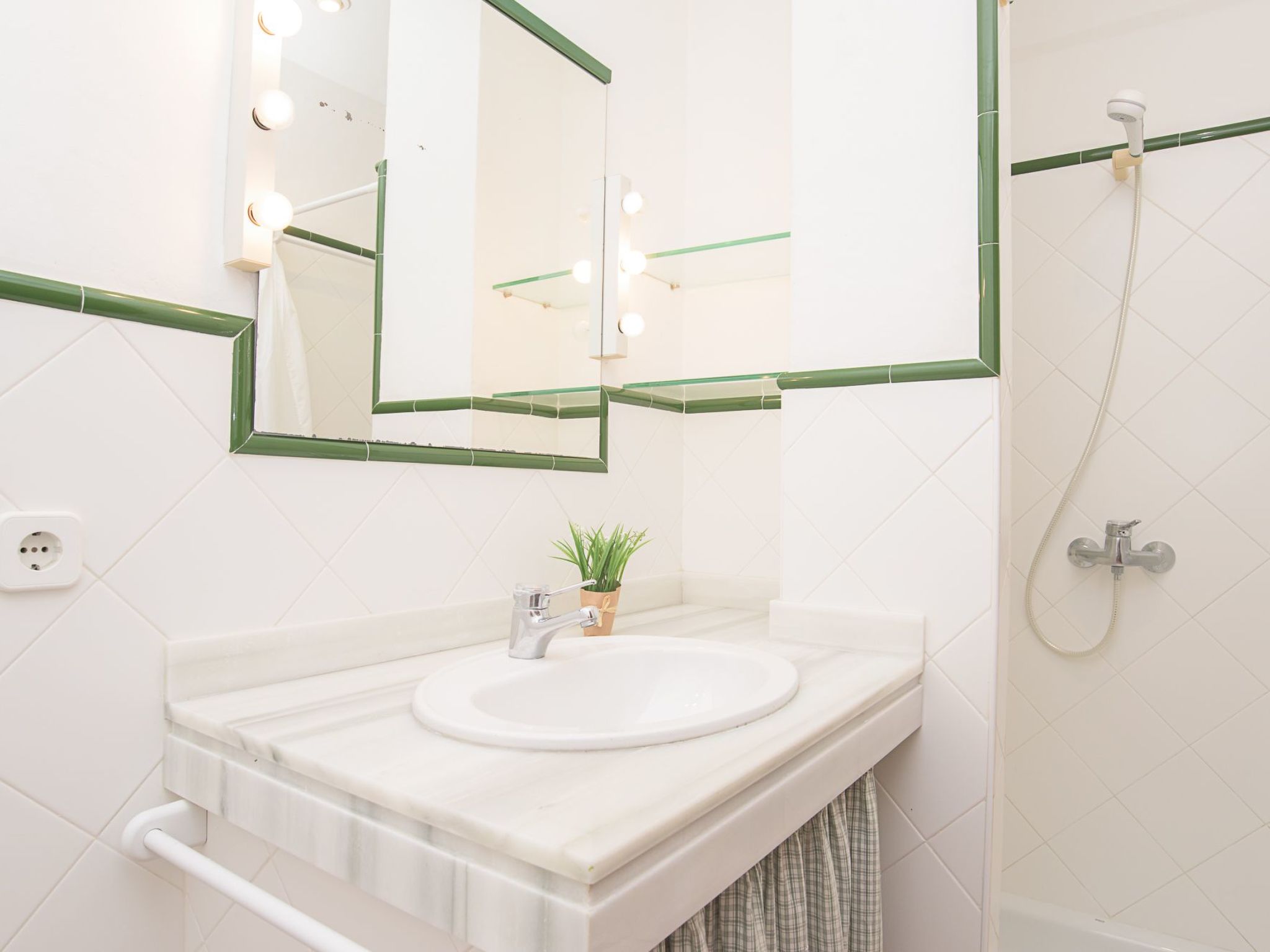 Marcial-Image-tags.info