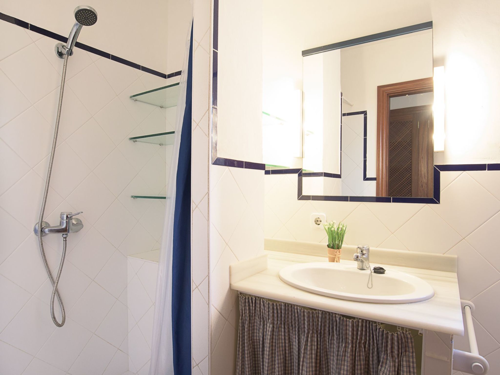 Marcial-Image-tags.info