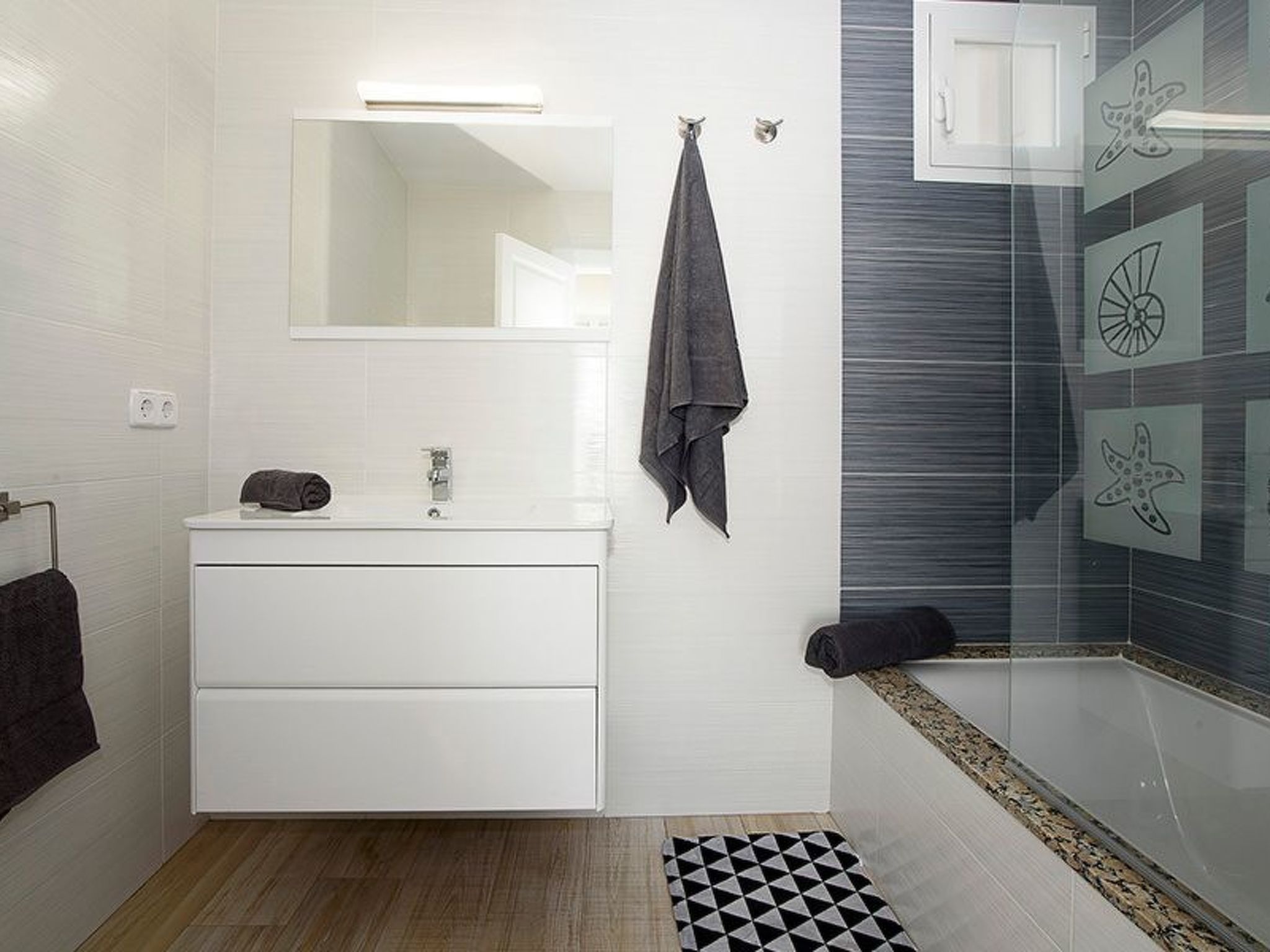 Playa Dor 5-Image-tags.info