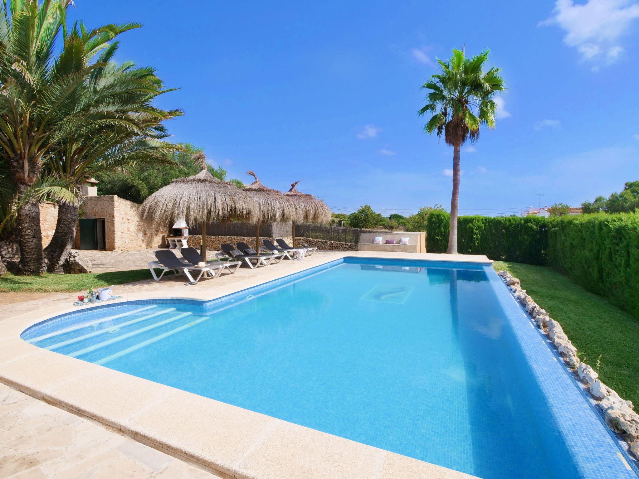 In S'horta mit Großem Pool-Image-tags.info