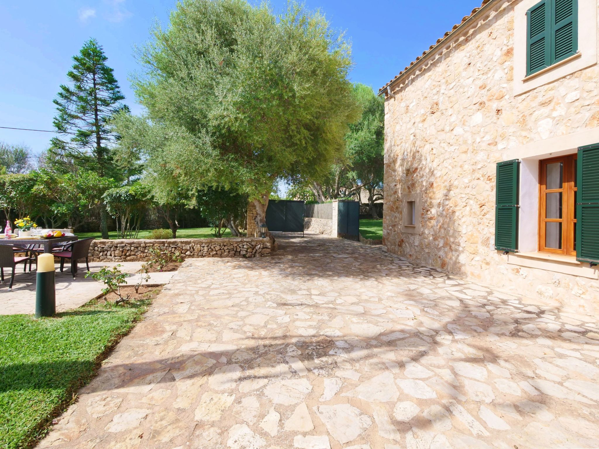 In S'horta mit Großem Pool-Image-tags.info