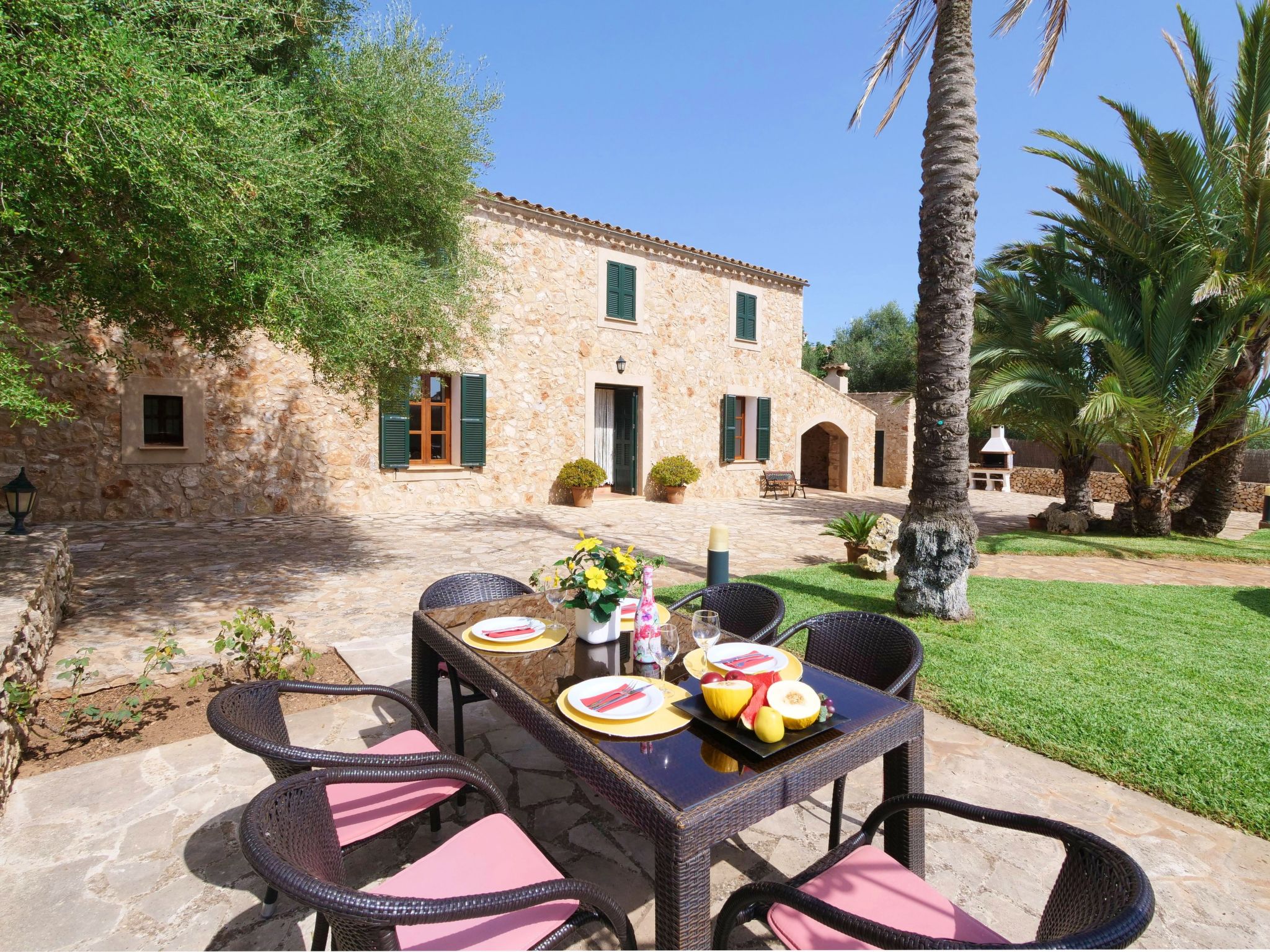 In S'horta mit Großem Pool-Image-tags.info