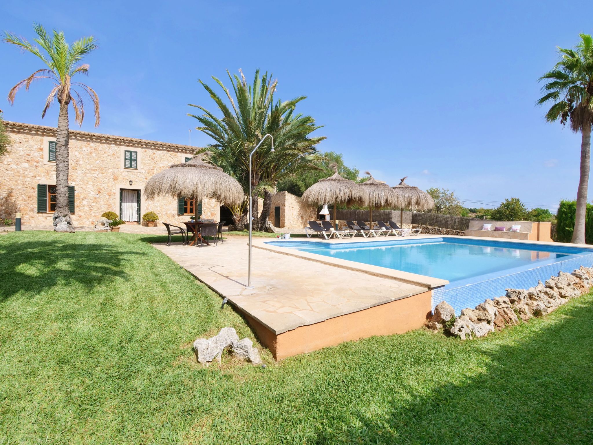 In S'horta mit Großem Pool-Image-tags.info