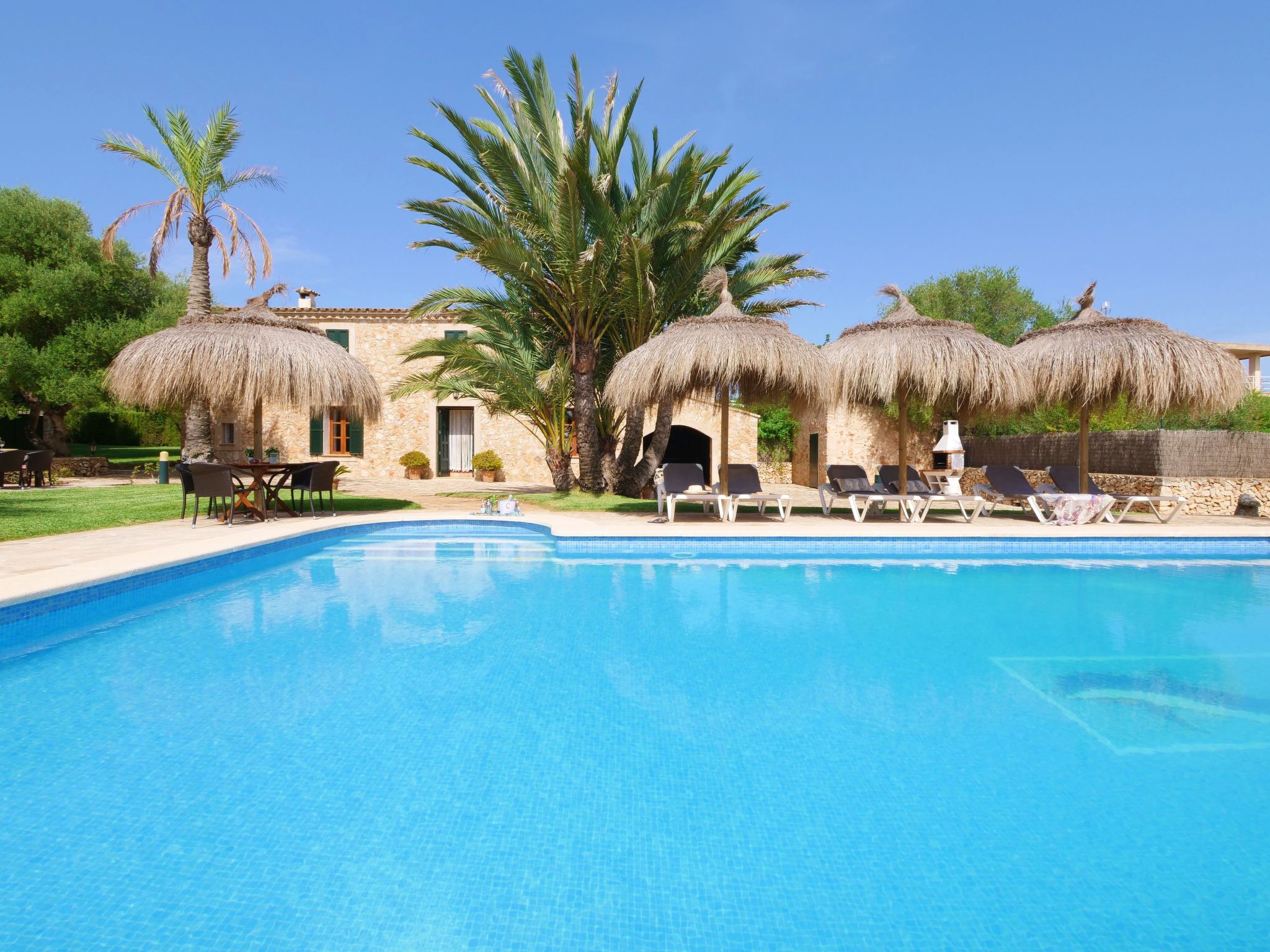 In S'horta mit Großem Pool-Image-tags.info