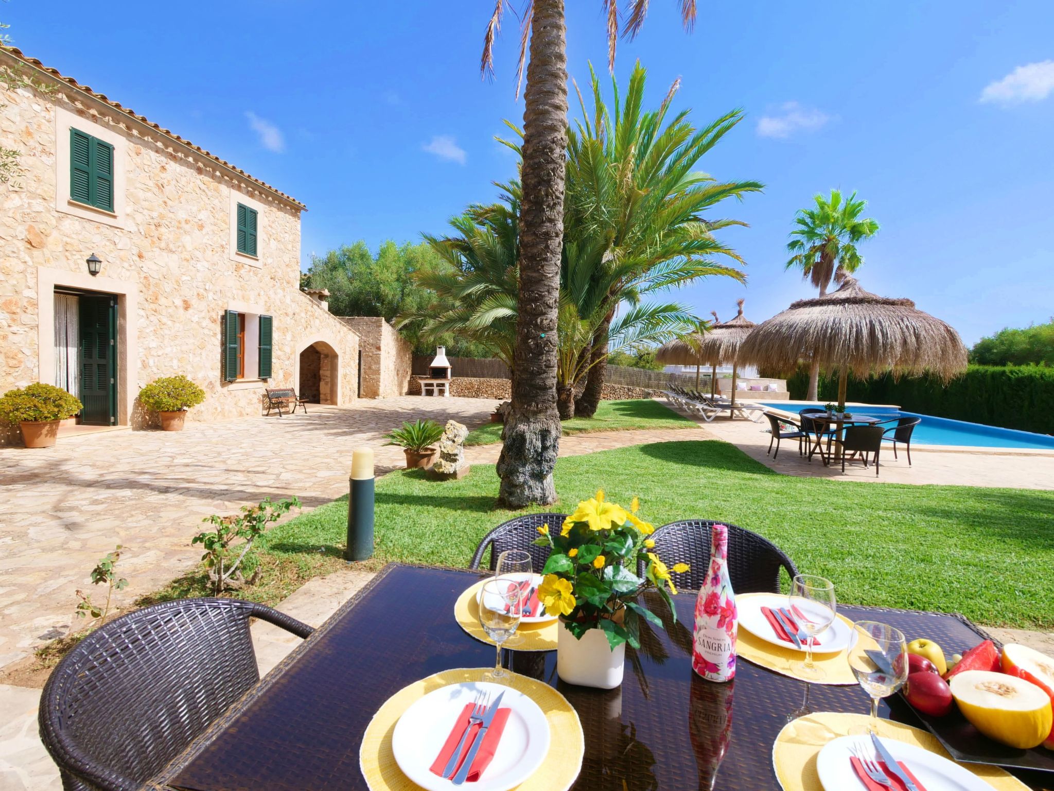 In S'horta mit Großem Pool-Image-tags.info