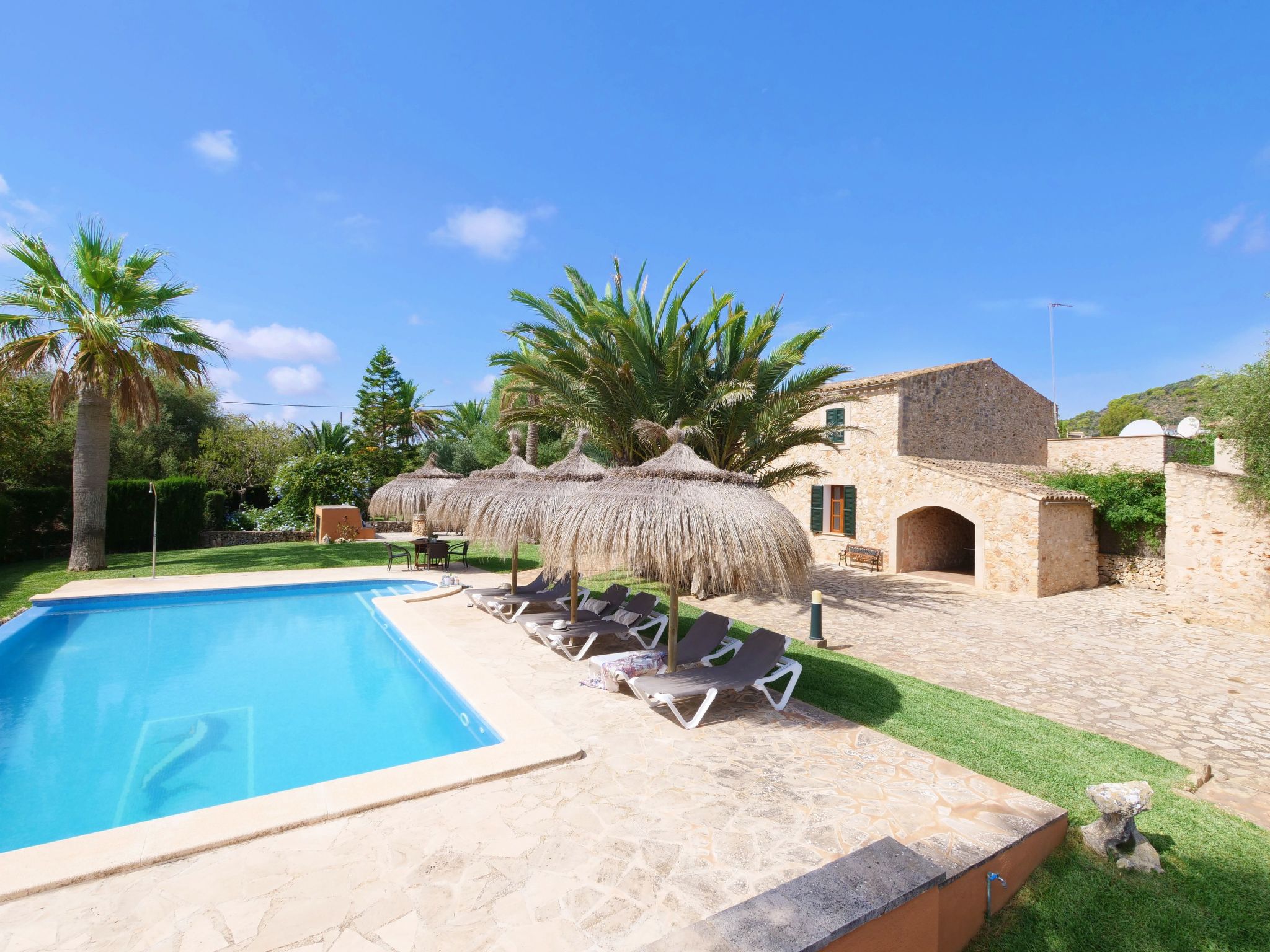 In S'horta mit Großem Pool-Image-tags.info