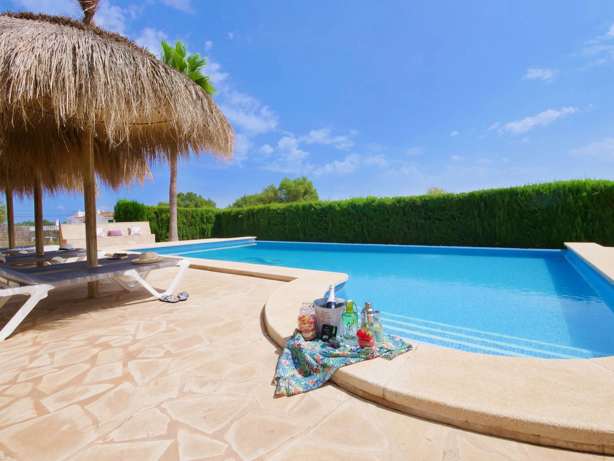 In S'horta mit Großem Pool-Image-tags.info