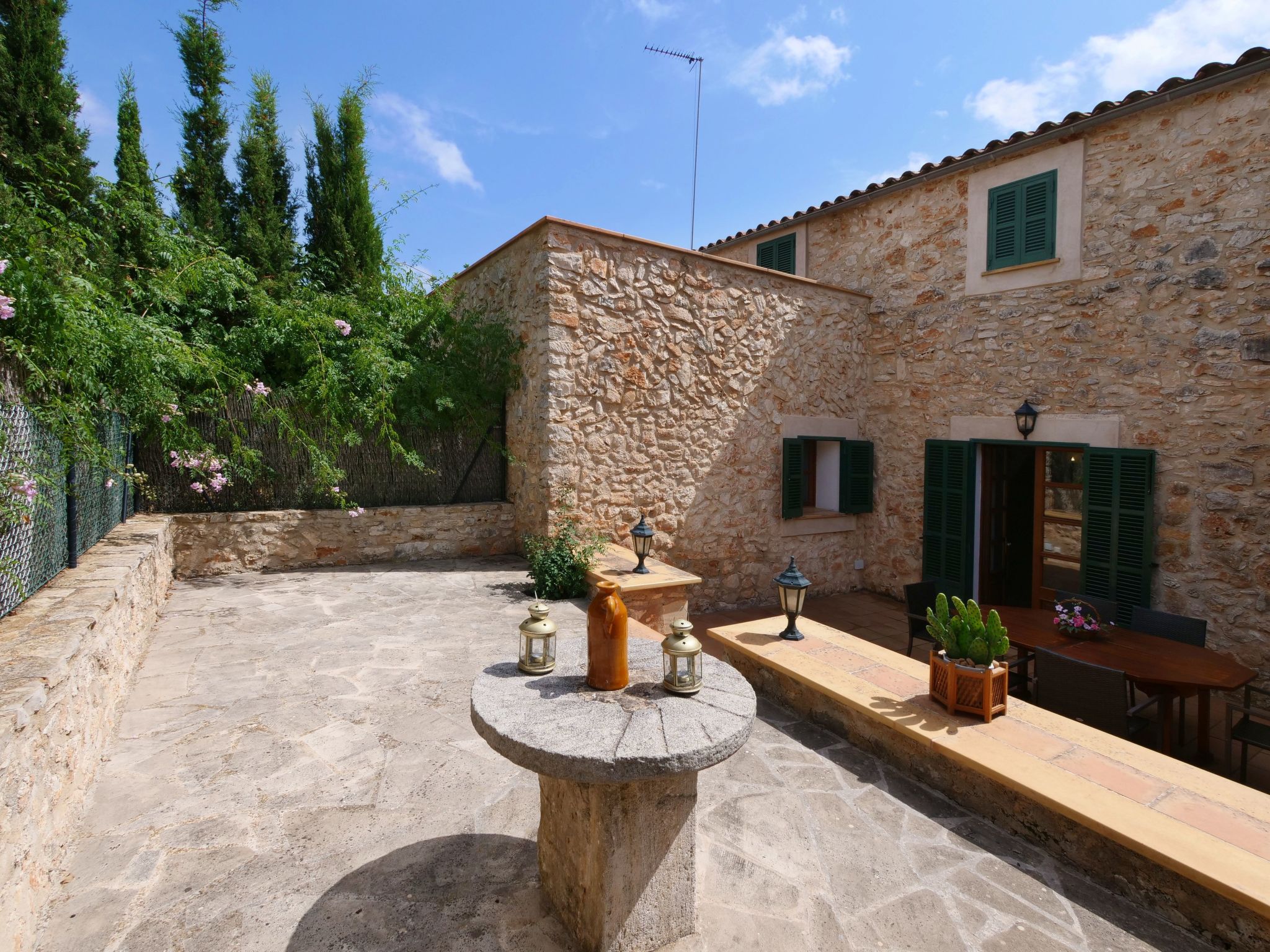 In S'horta mit Großem Pool-Image-tags.info