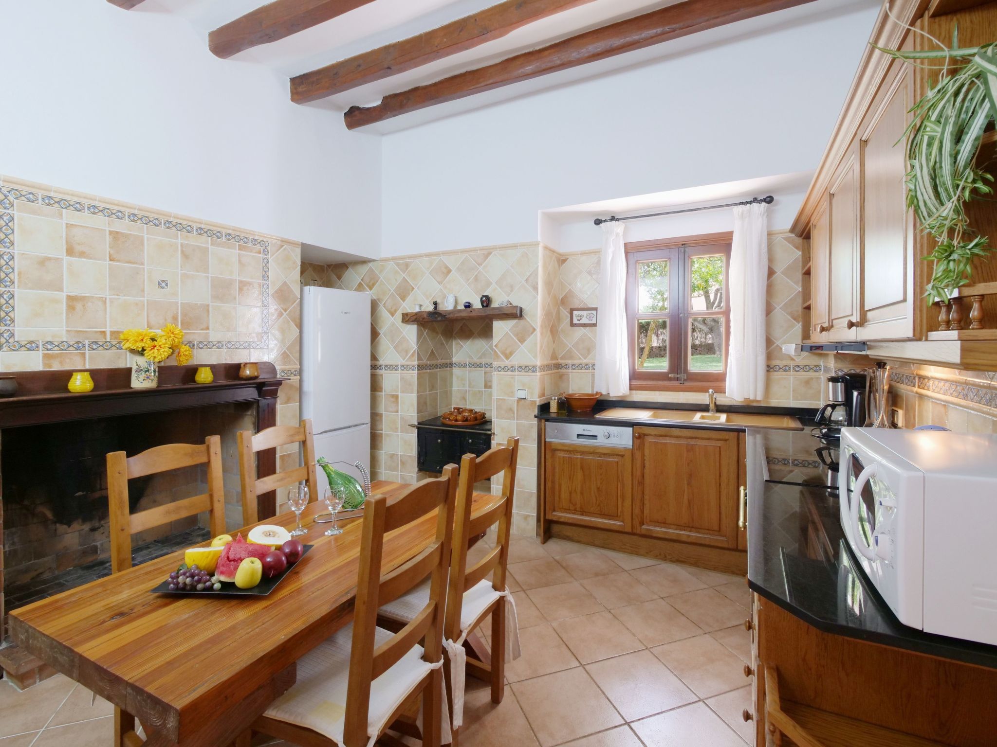 In S'horta mit Großem Pool-Image-tags.info