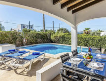 Villa Margarita: Luxe vrijstaand huis met privézwembad op 300m van zee in Cala d'Or - thumbnail 3