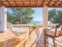 Luxe vrijstaande villa aan zee met privézwembad in Cala d'Or, 10m van strand - thumbnail 1