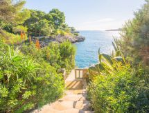 Luxe vrijstaande villa aan zee met privézwembad in Cala d'Or, 10m van strand - thumbnail 6