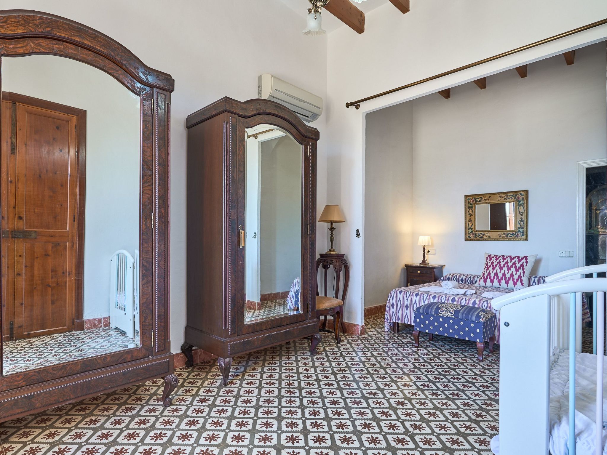 Tanca-Image-tags.info