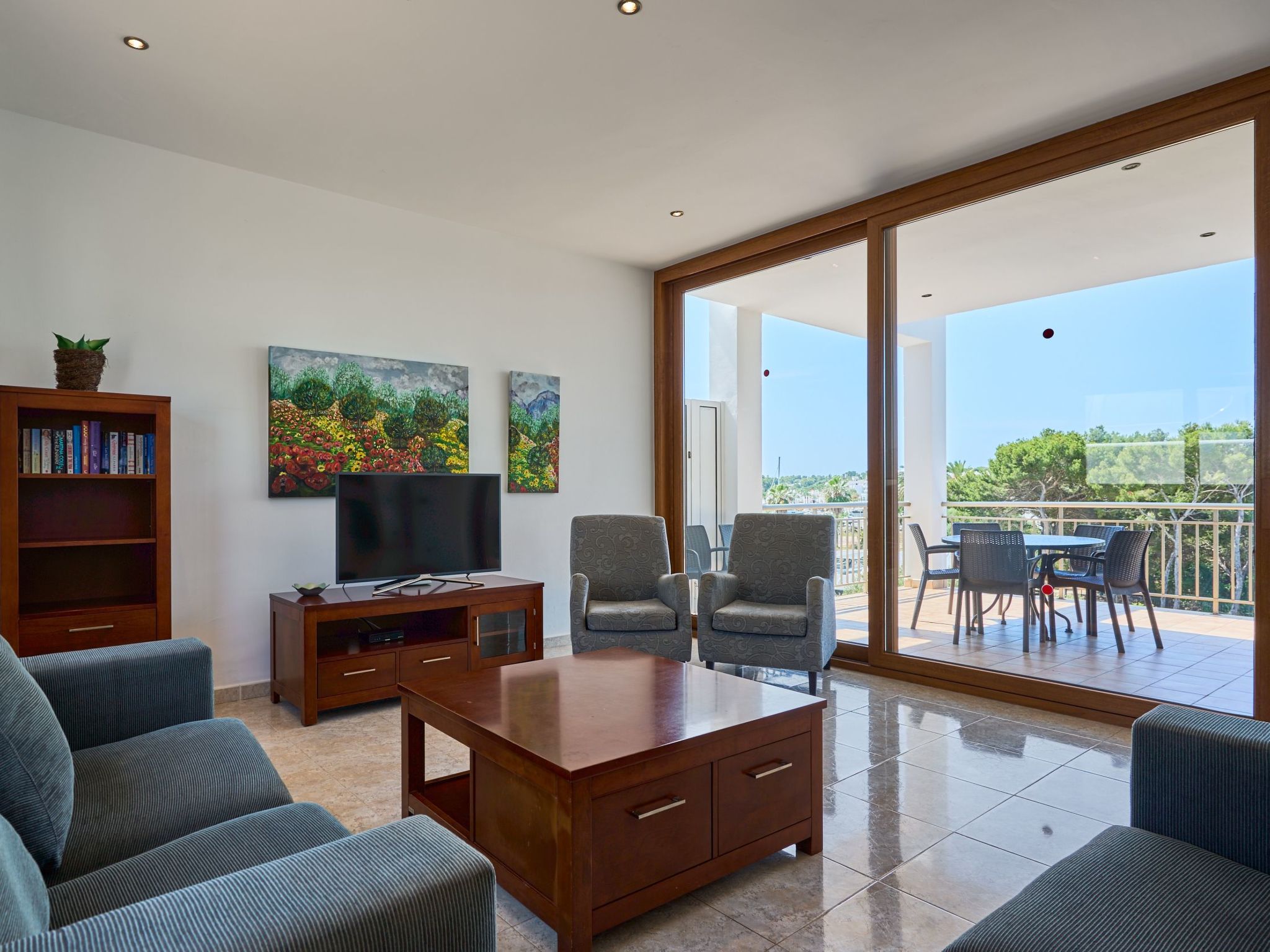 Cala Dia-Image-tags.info