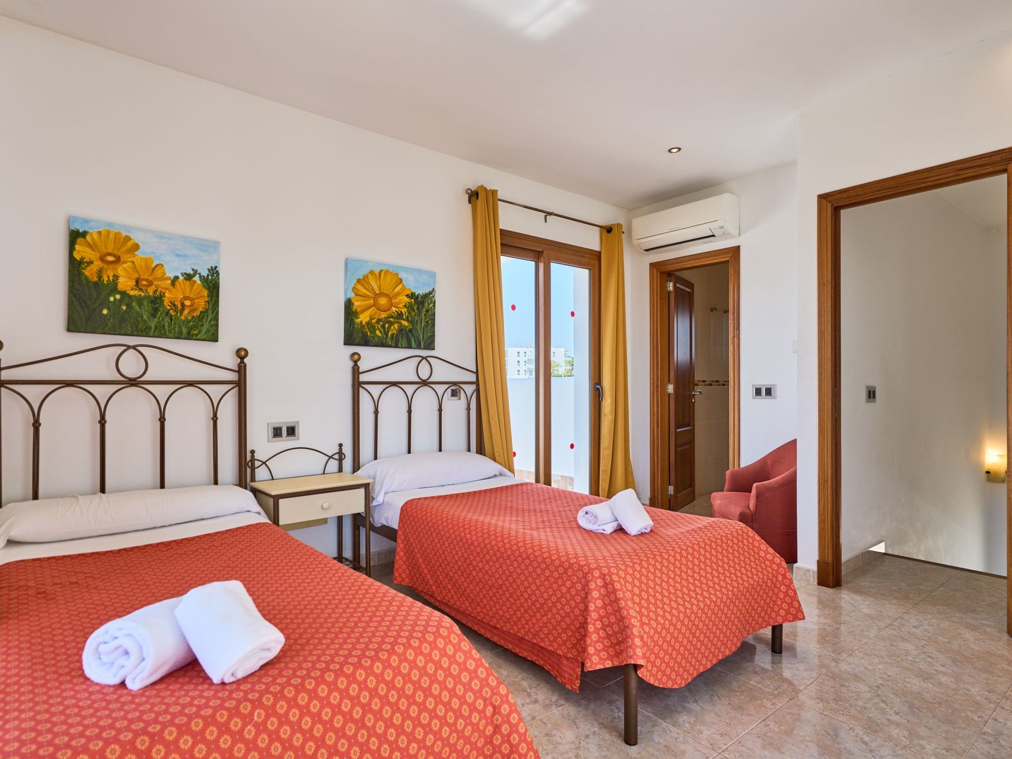 Cala Dia-Image-tags.info