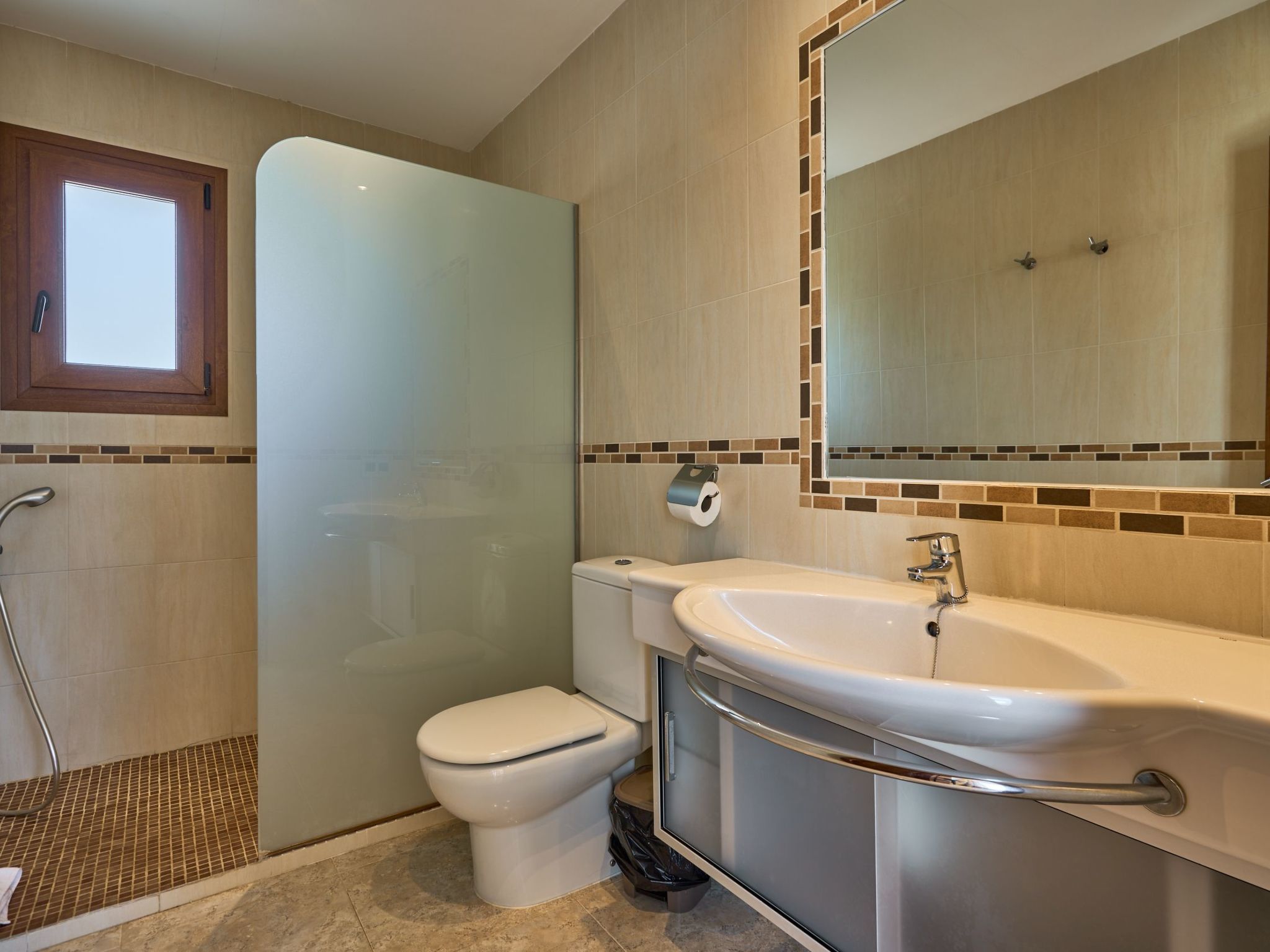 Cala Dia-Image-tags.info