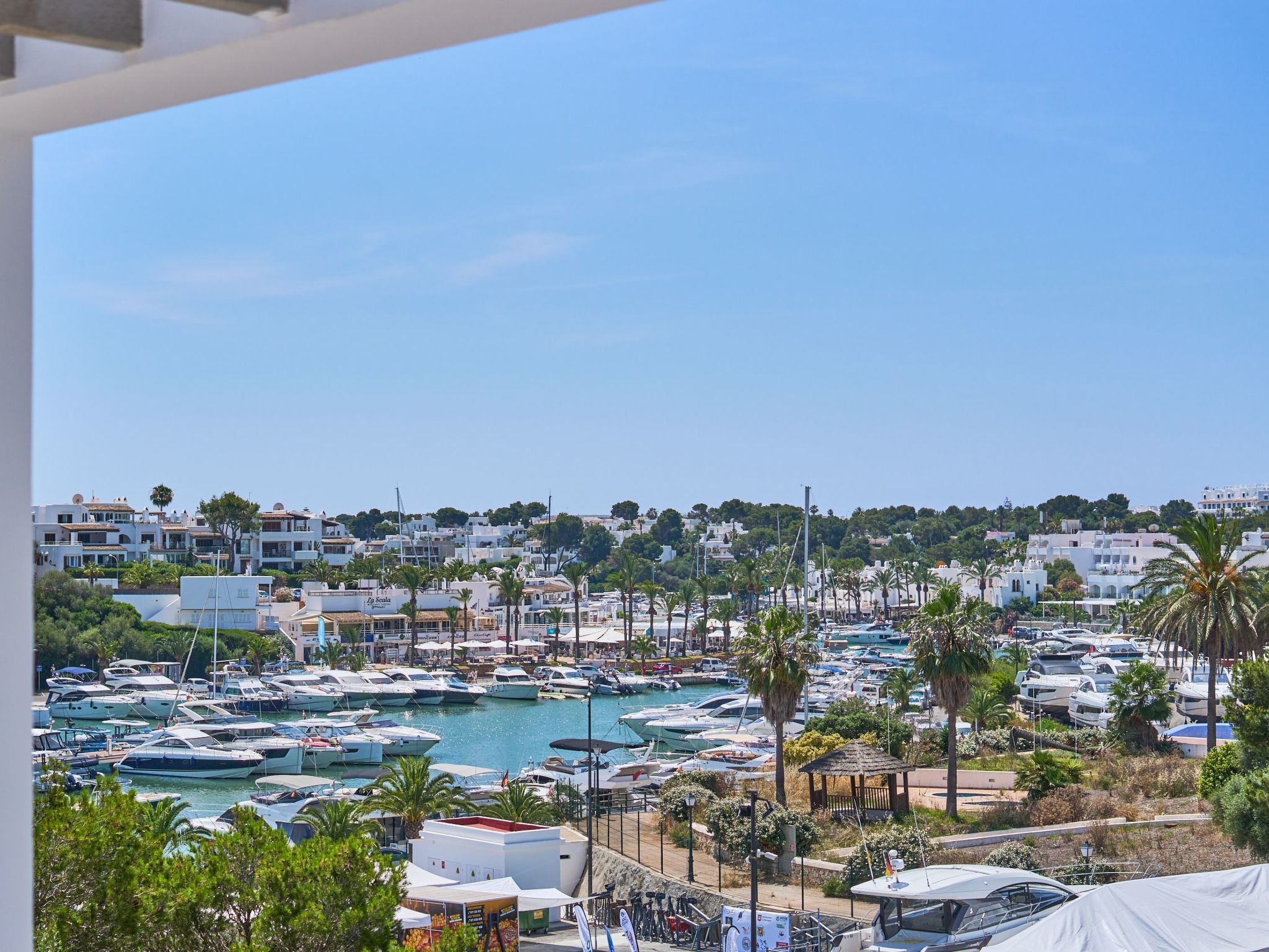 Cala Dia-Image-tags.info