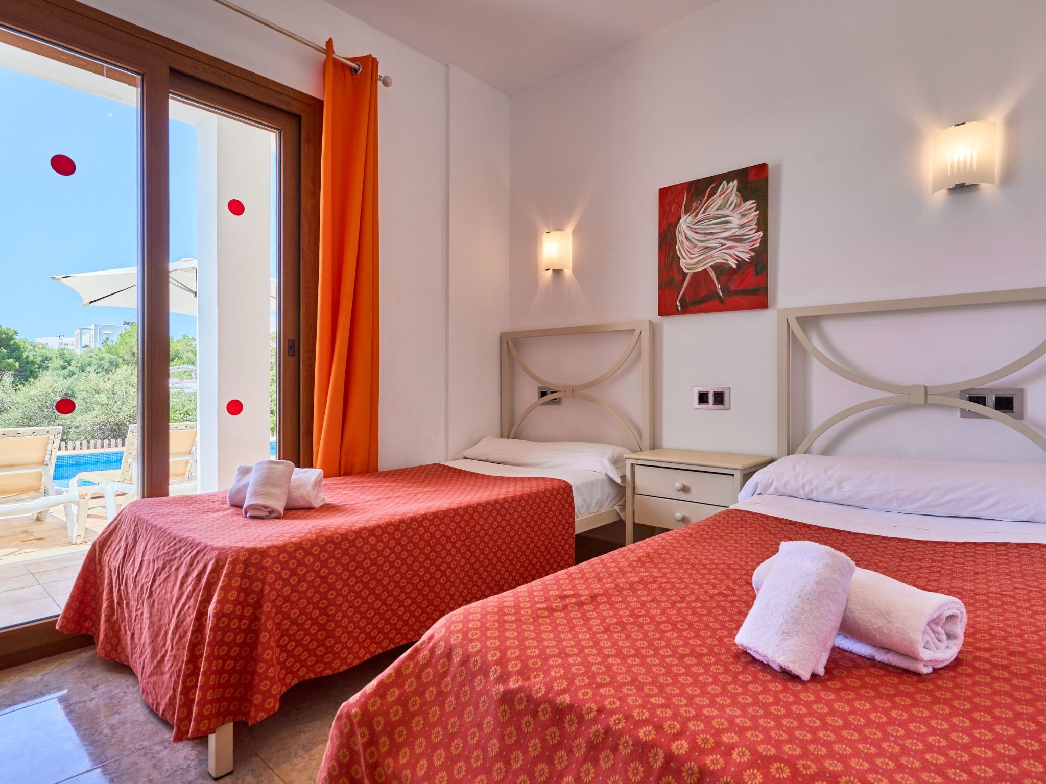 Cala Dia-Image-tags.info